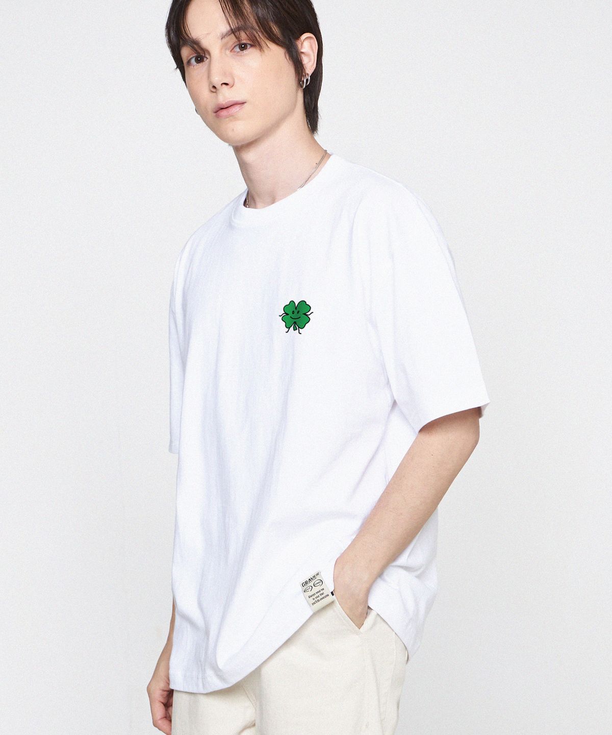 그레이버(GRAVER) [UNISEX]드로잉클로버 백로고 반팔티_화이트