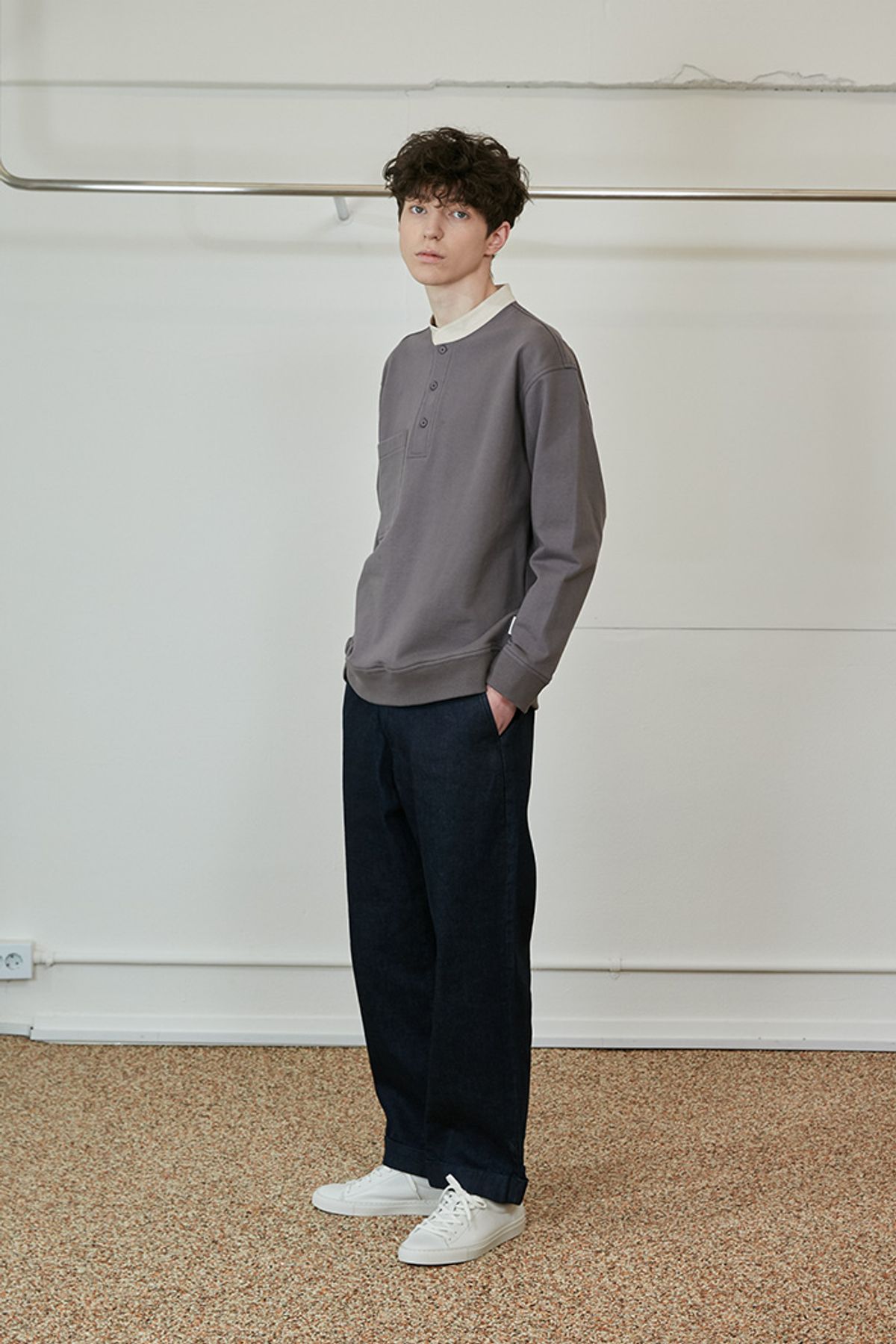 홀리선(HORLISUN) Forest Cotton Collar Button Pullover Charcoal