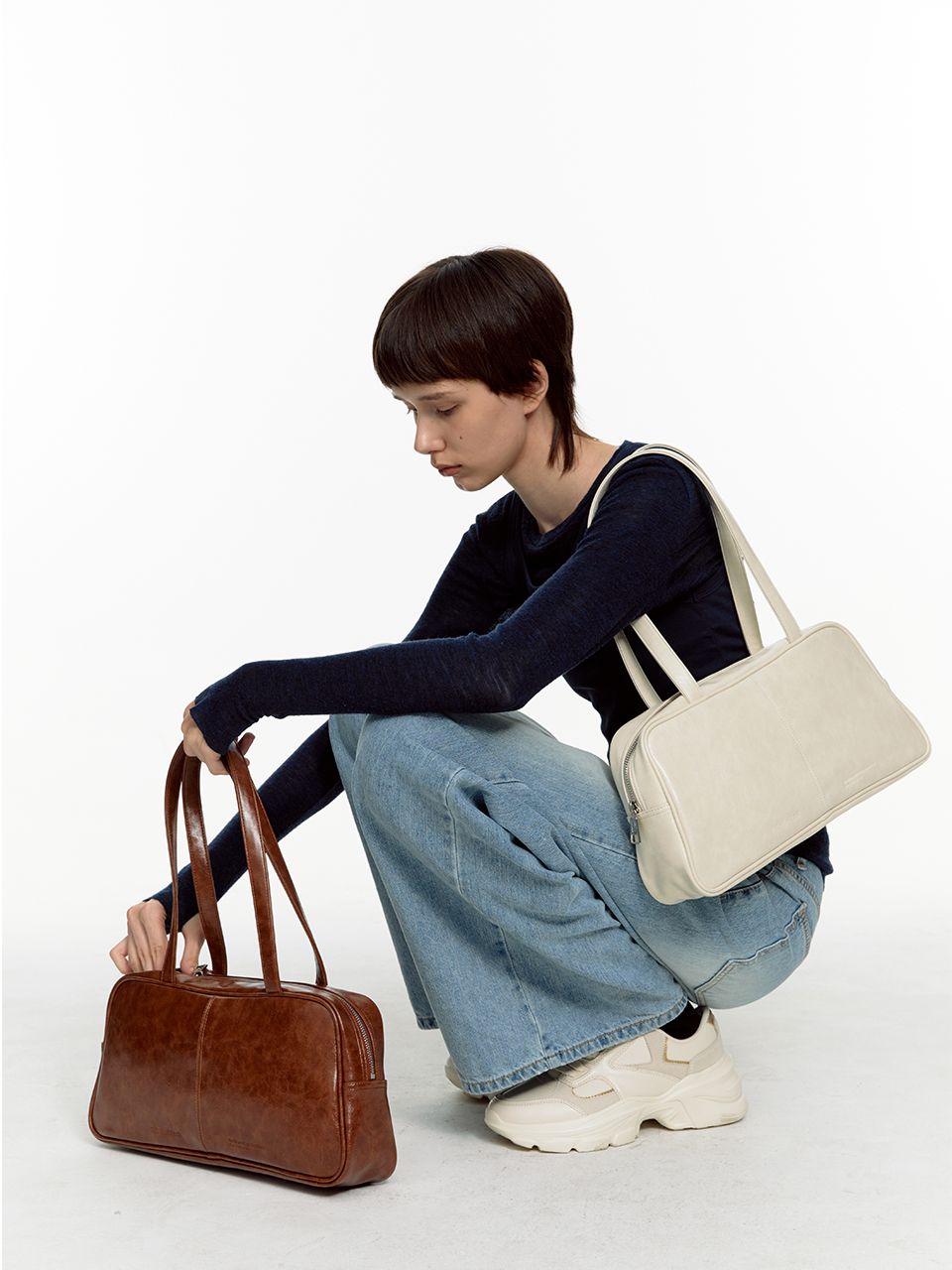 MUSINSA公式 | FILLINTHEBLANK Trapezoid Baguette Shoulder Bag