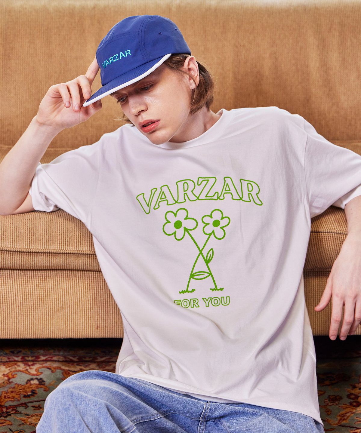 바잘(VARZAR) 플라워 반팔 티셔츠 화이트/그린