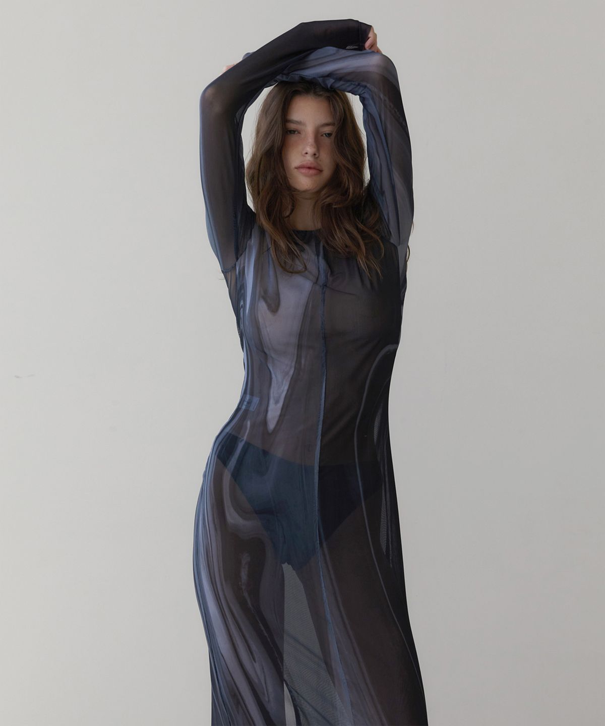르브아시스(REVOIRSIS) RVIS net maxi dresses multi black