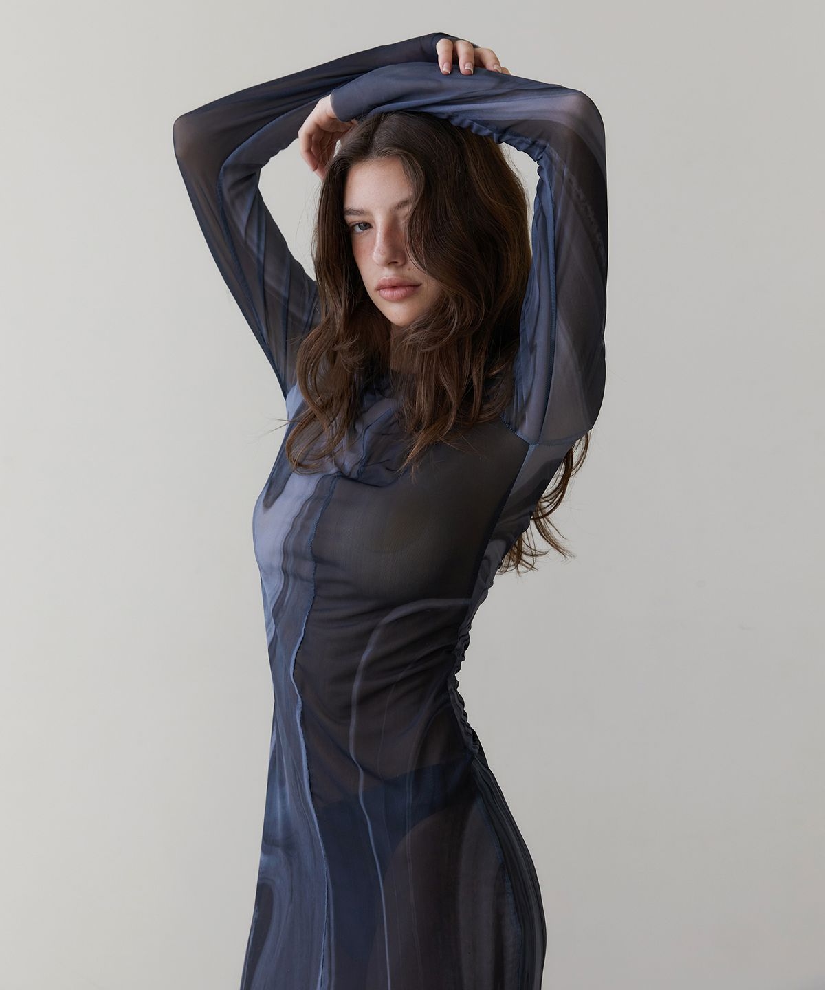 르브아시스(REVOIRSIS) RVIS net maxi dresses multi black