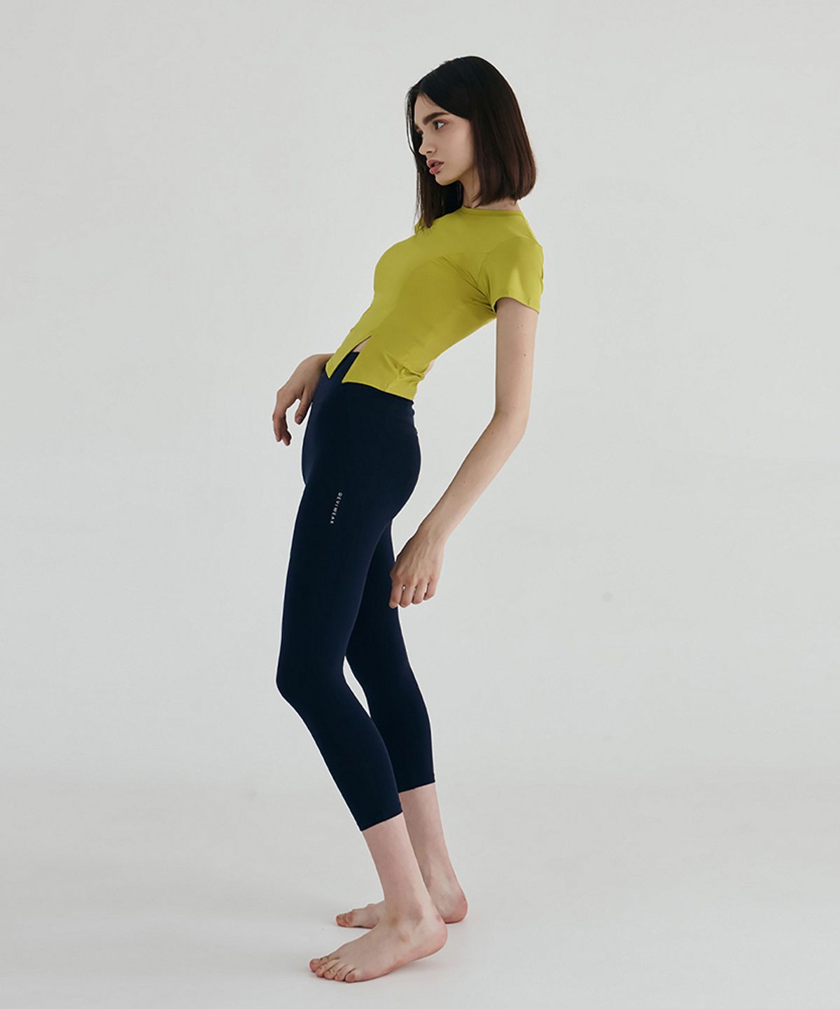 데비웨어(DEVIWEAR) 웨이크 슬릿 반팔티 DEVI-T0093-올리브