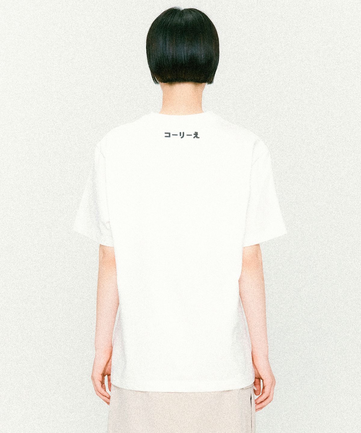 꼬리에(CCORIE) 스몰 심볼 로고 반팔 티셔츠 화이트