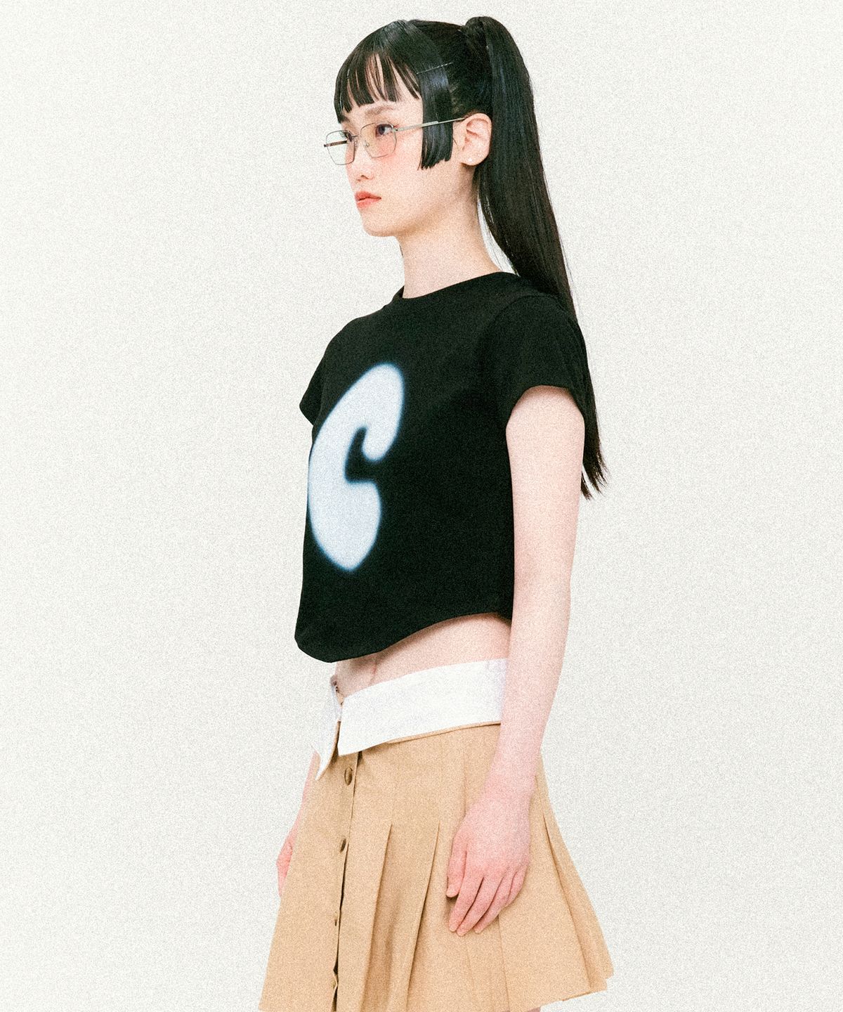 꼬리에(CCORIE) 심볼 스카프 크롭 반팔 티셔츠 블랙