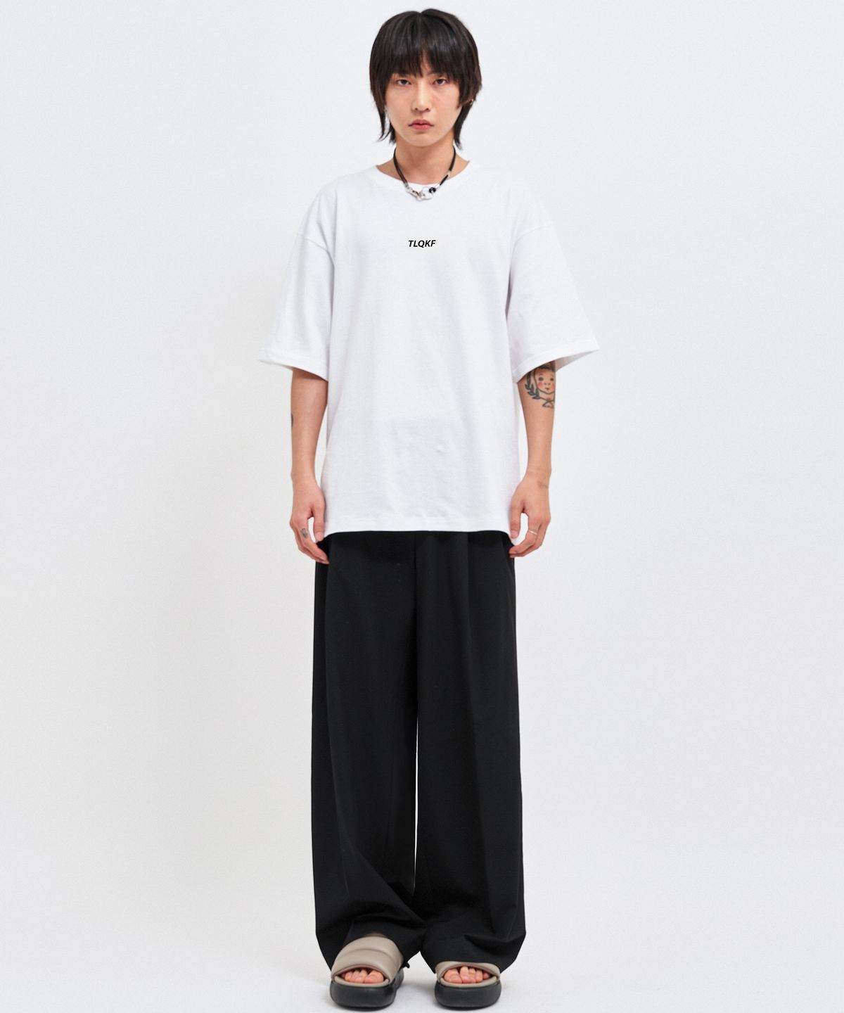 씨웨어 바이 더 지니어스(C WEAR BY THE GENIUS) TLQKF 오버사이즈 티셔츠