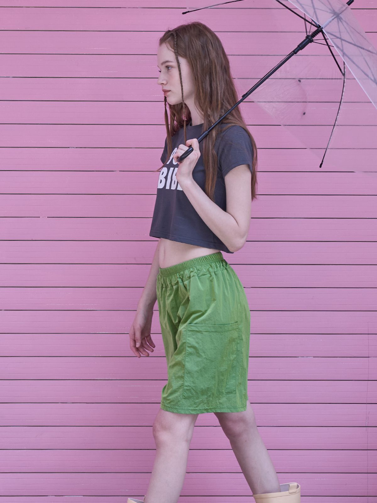 320쇼룸(320SHOWROOM) Semi Crop BIBI printing Short Tshirts Charcoal