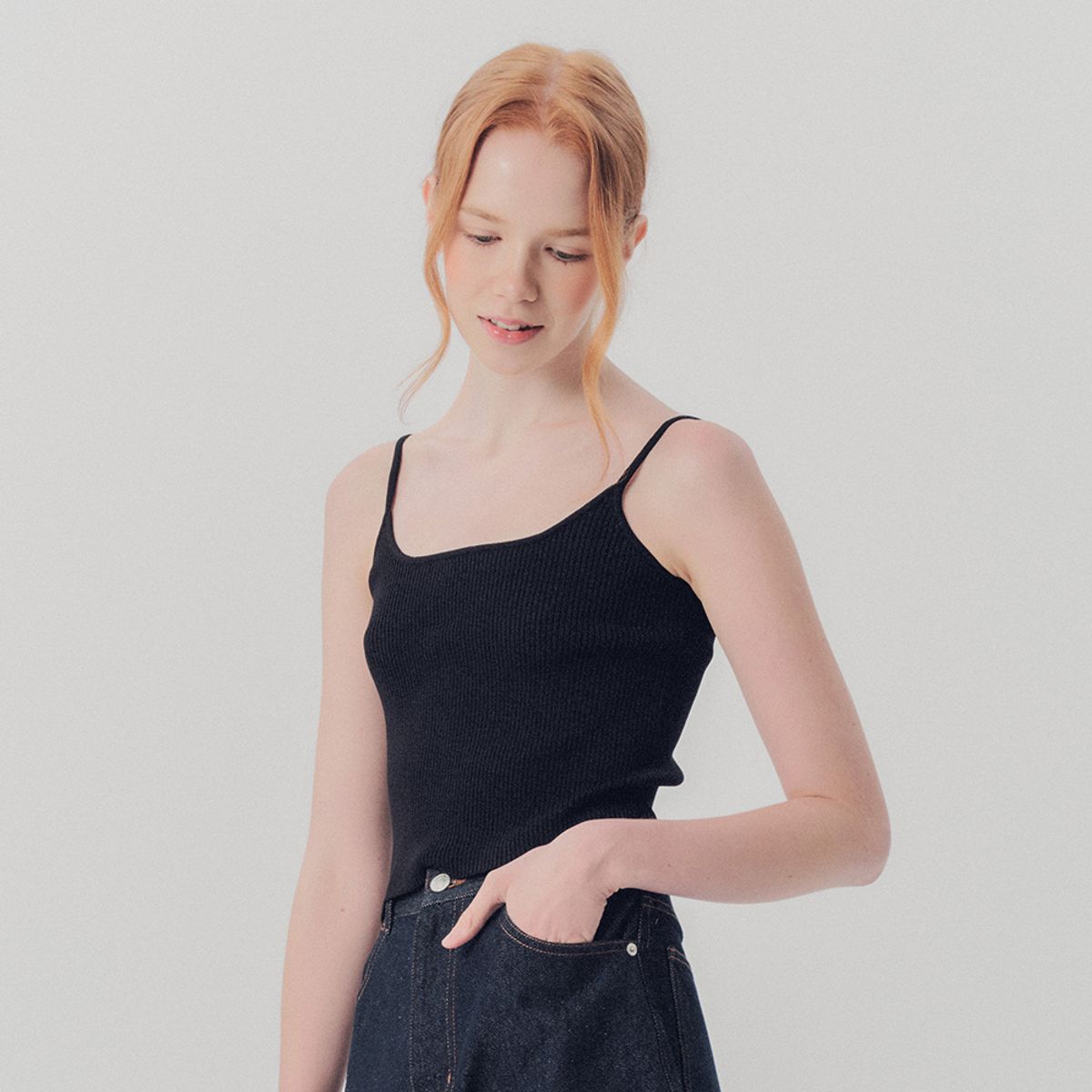웬스데이딜라잇(WEDNESDAY DELIGHT) WED_Basic sleeveless knit top_BLACK