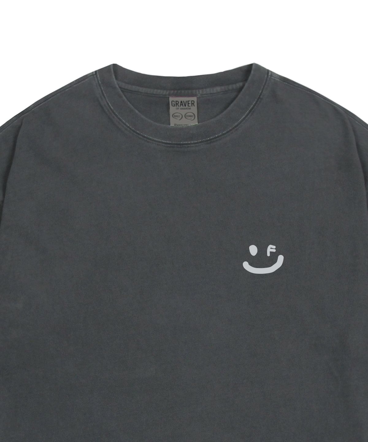 그레이버(GRAVER) [UNISEX]스몰 드로잉스마일 피그먼트 반팔티_블랙차콜/그레이로고