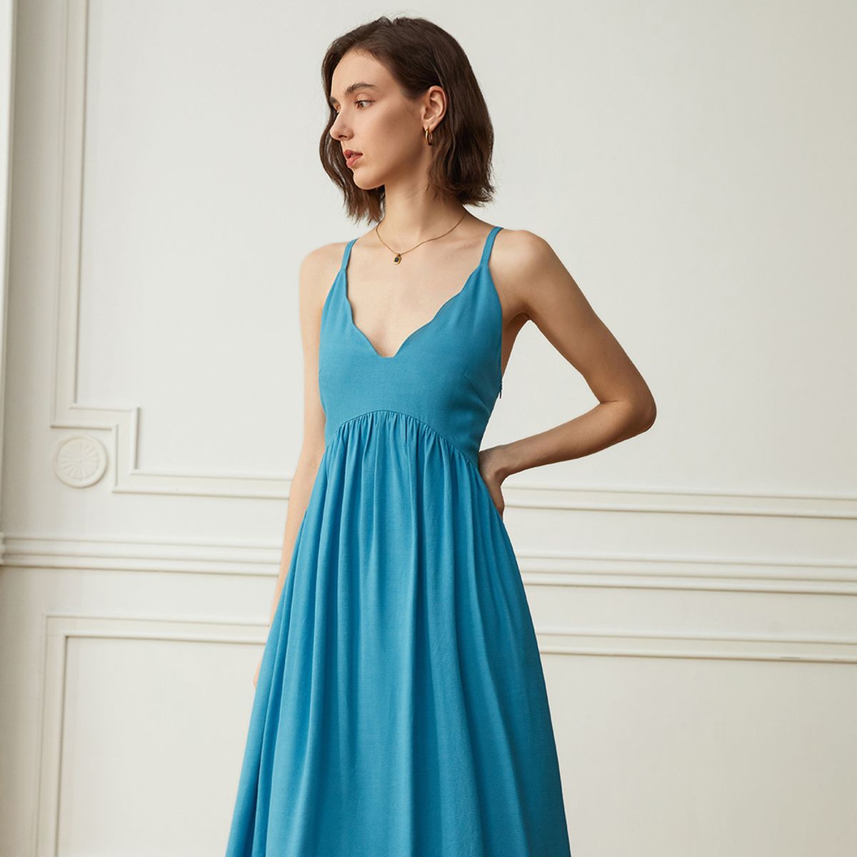 와이와이아이엠(YYIAM) YY_Leaf shape v neck shirring dress