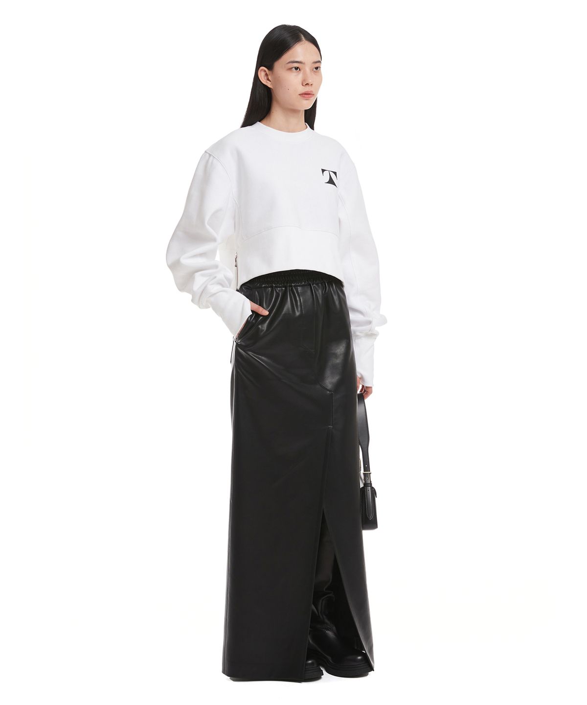 트렁크프로젝트(TRUNK PROJECT) White T Logo Sweatshirt