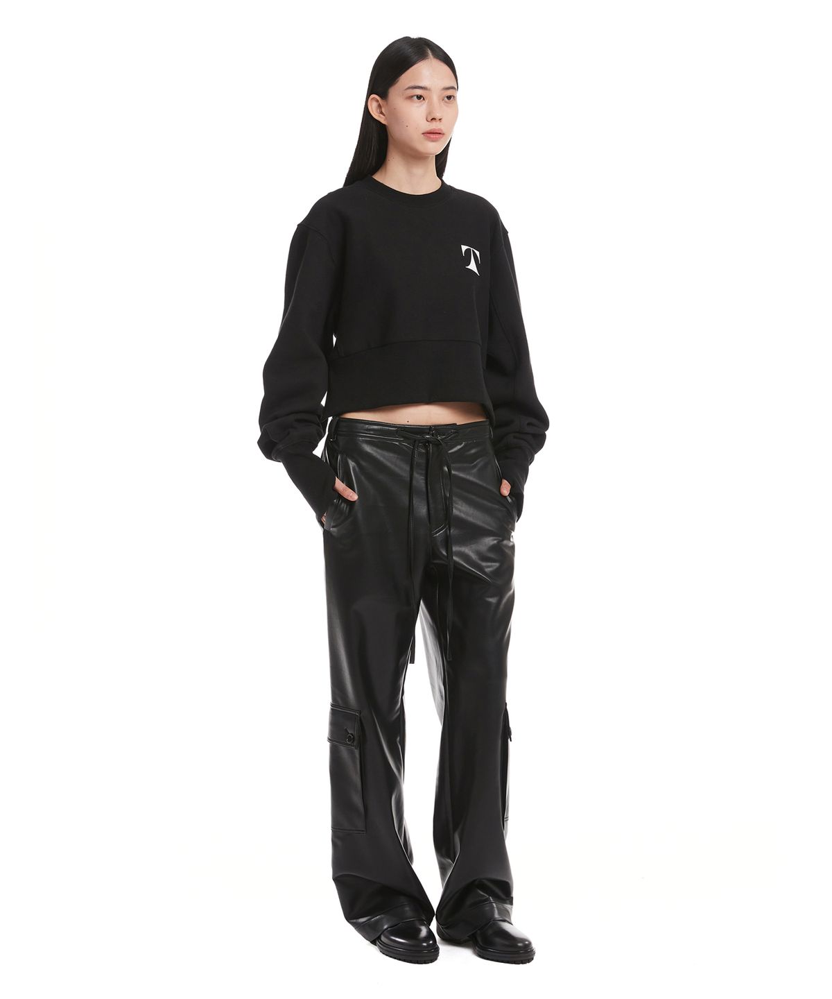 트렁크프로젝트(TRUNK PROJECT) Black T Logo Sweatshirt