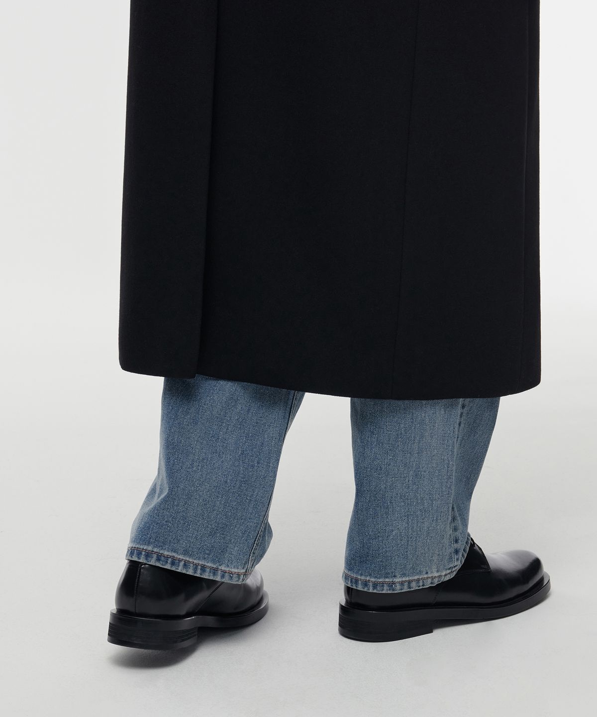 무신사 스탠다드(MUSINSA STANDARD) 울 블렌드 빅 대디 더블 맥시 코트 [블랙]