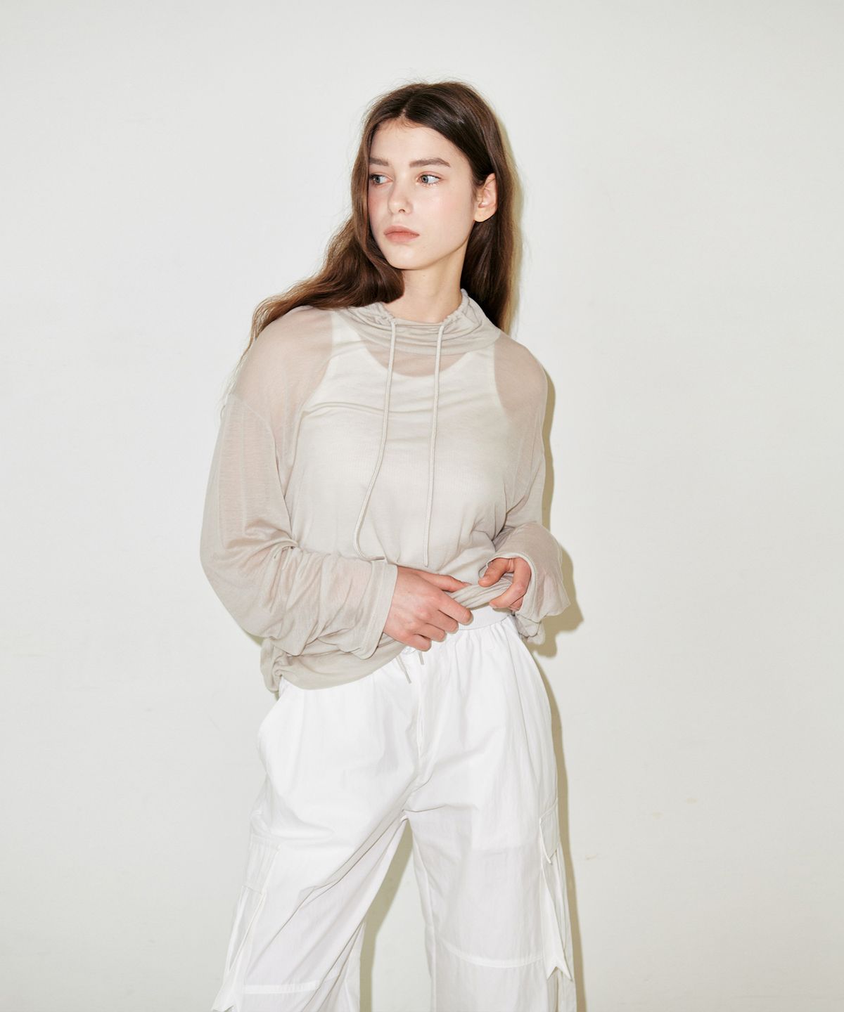 슬로우가먼츠(SLLOW GARMENTS) PARACHUTE CARGO PANTS - KHAKI