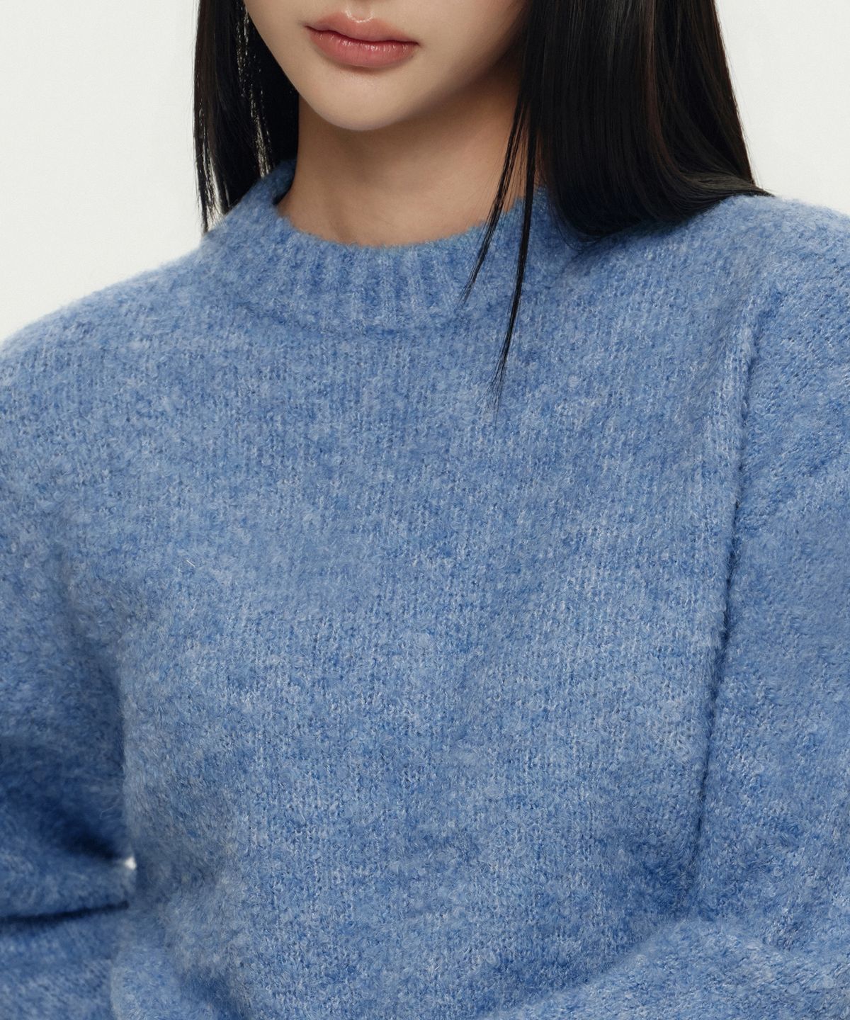 무신사 스탠다드 우먼(MUSINSA STANDARD WOMAN) 우먼즈 부클 릴렉스드 크루 넥 니트 [스카이 블루]