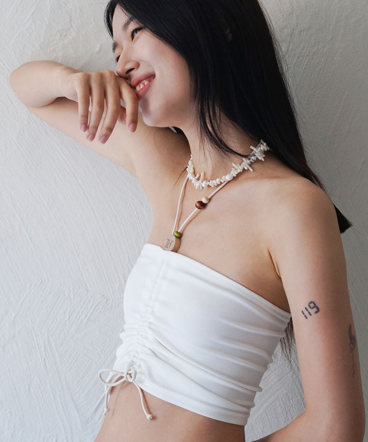 루바티(RUBATI) Wooden Beads Tube Top (IVORY)