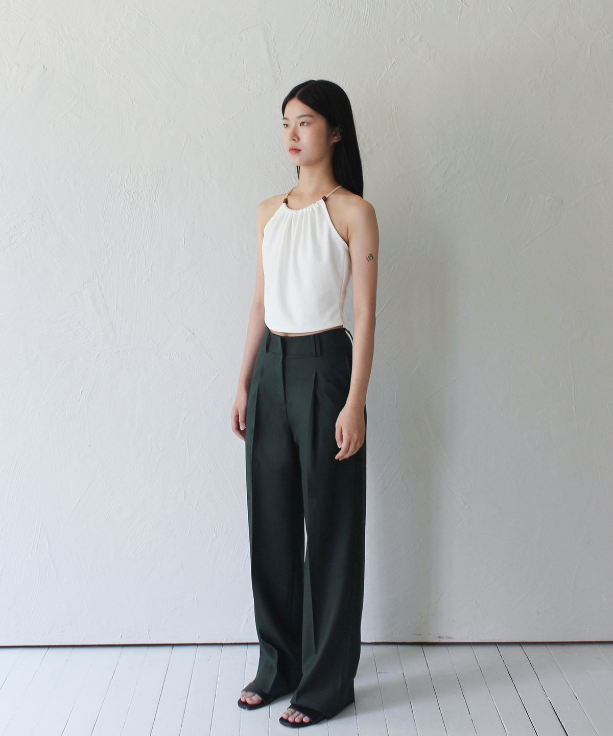 루바티(RUBATI) Halterneck Wooden Beads Top (IVORY)