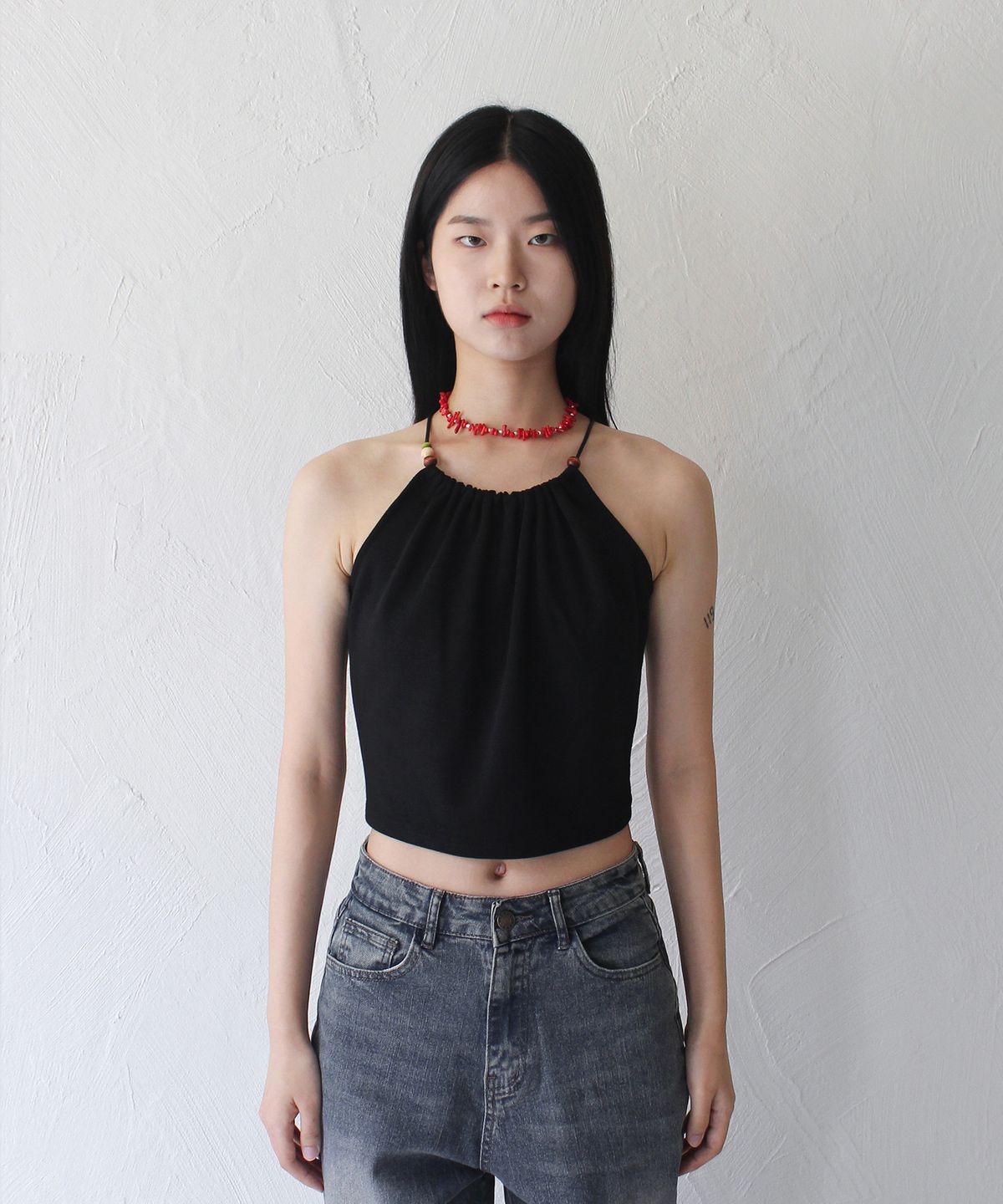 루바티(RUBATI) Halterneck Wooden Beads Top (BLACK)