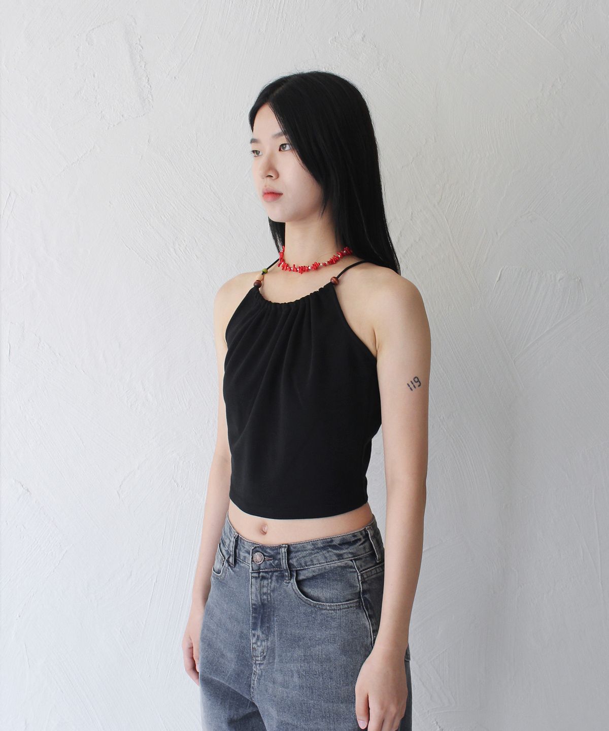 루바티(RUBATI) Halterneck Wooden Beads Top (BLACK)