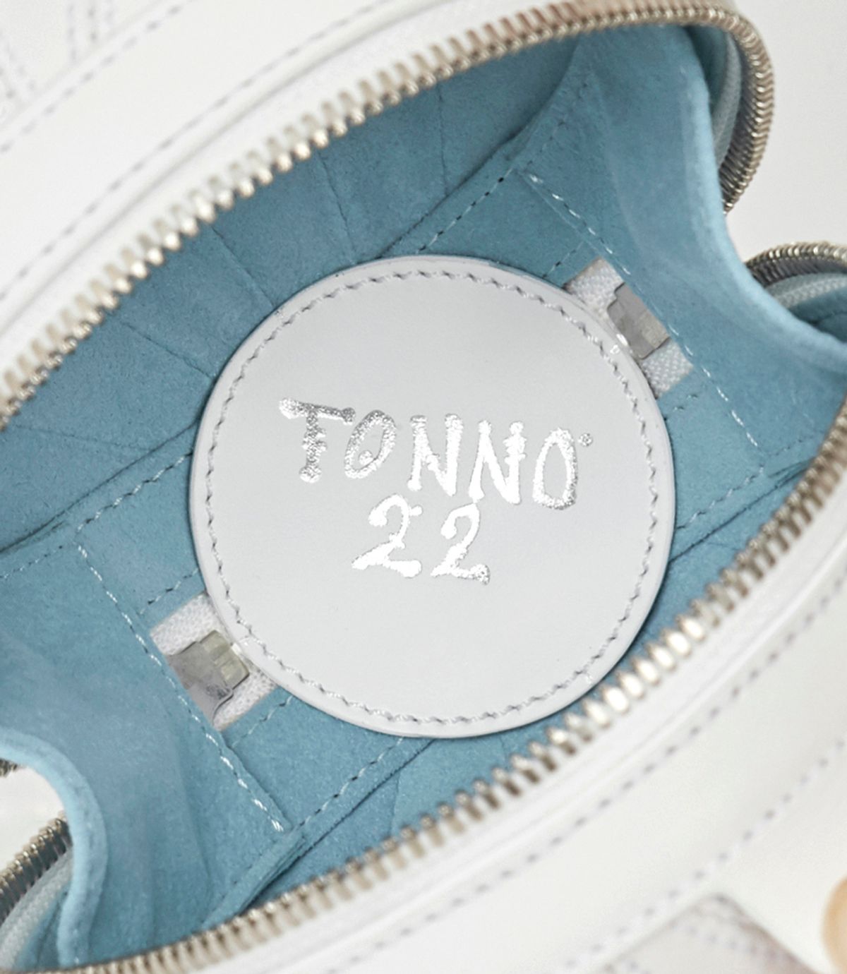 톤노22(TONNO22) 소피미니볼화이트