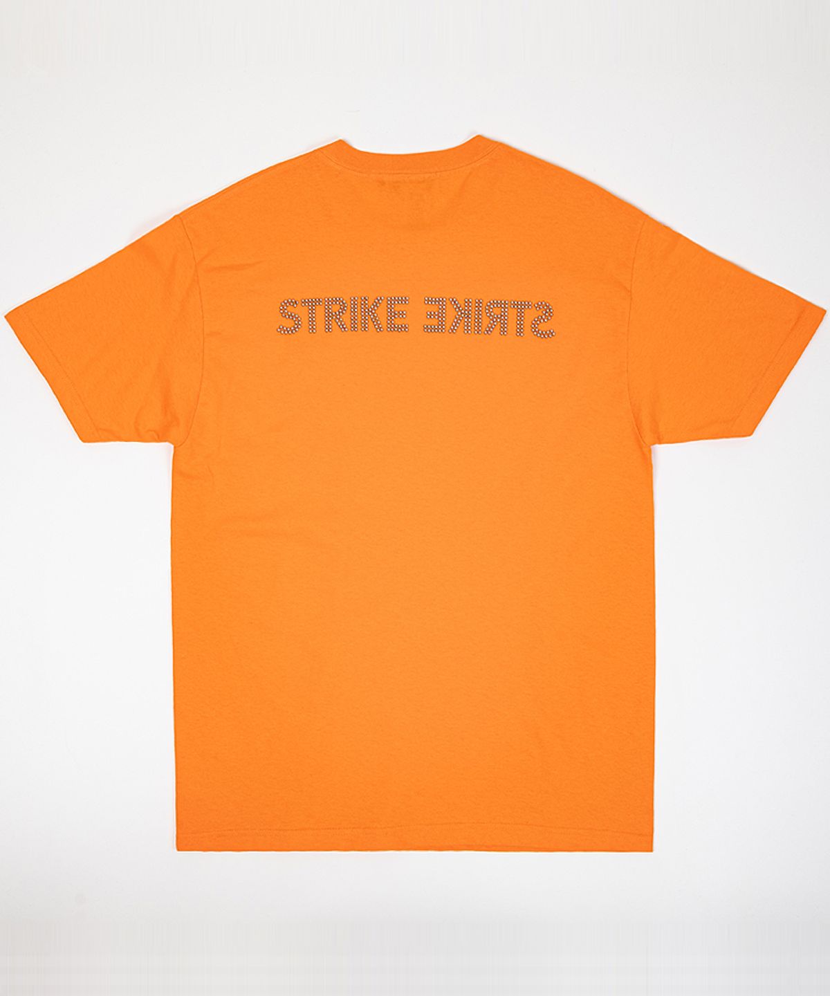 스트라이크(STRIKE) Stud Reversal Logo Regular T-Shirt (ORANGE)
