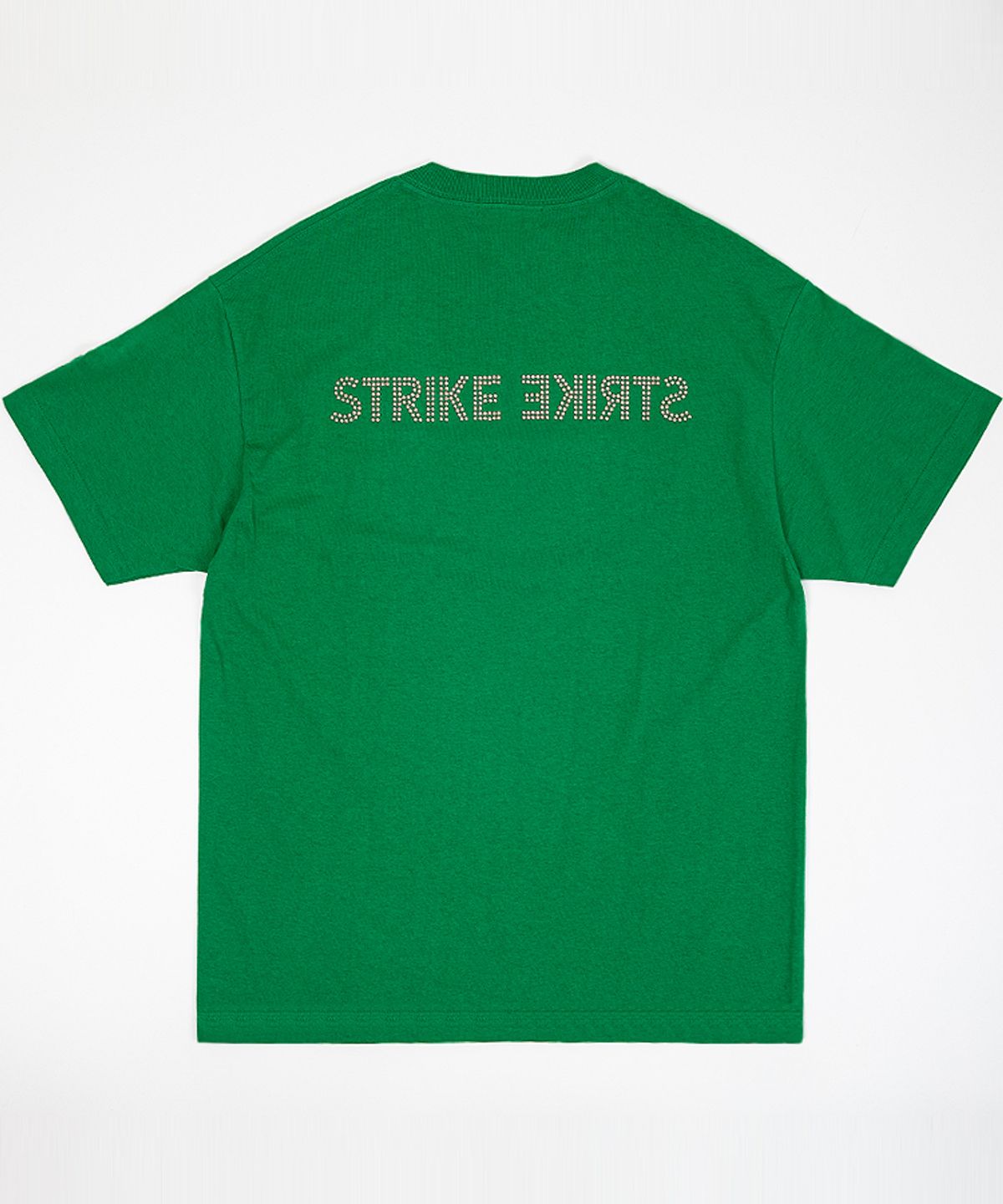 스트라이크(STRIKE) Stud Reversal Logo Regular T-Shirt (GREEN)