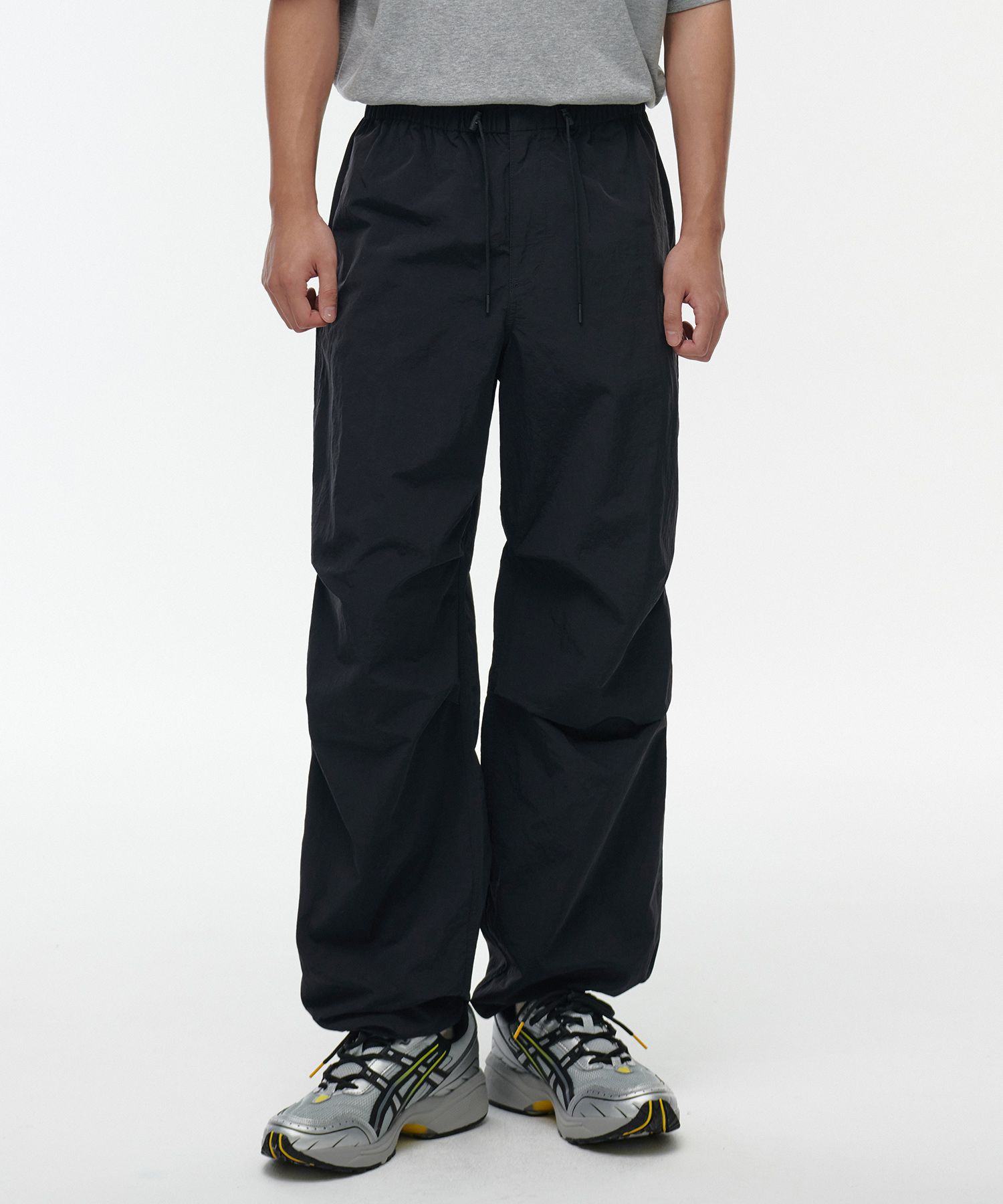 ●MUSINSA STANDARD● BRIGHT NYLON PARACHUTE PANTS MUSINSA | MUSINSA STANDARD WOMAN Women's Bright Nylon
