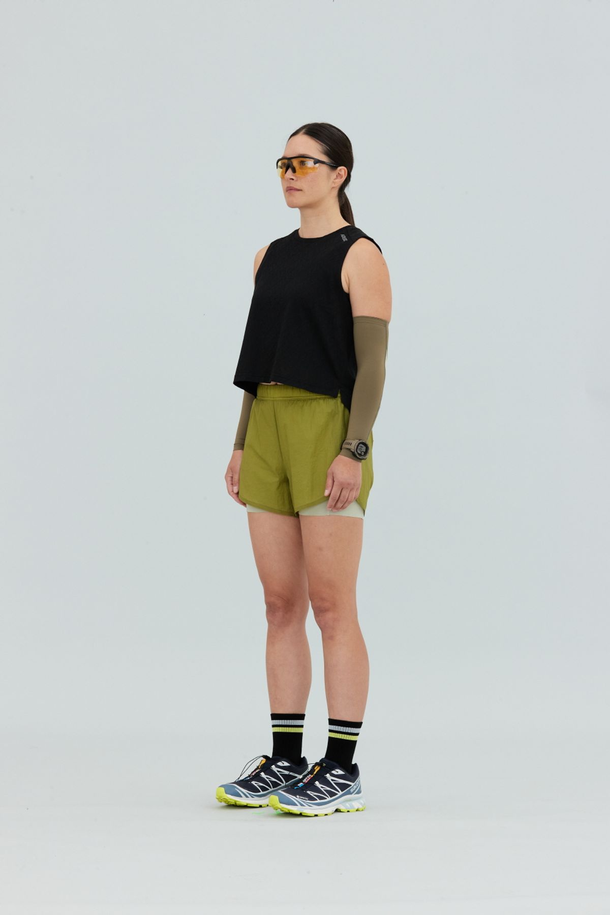 칼렉(KALEG) WOMENS WARM UP SLEEVENESS/BLACK