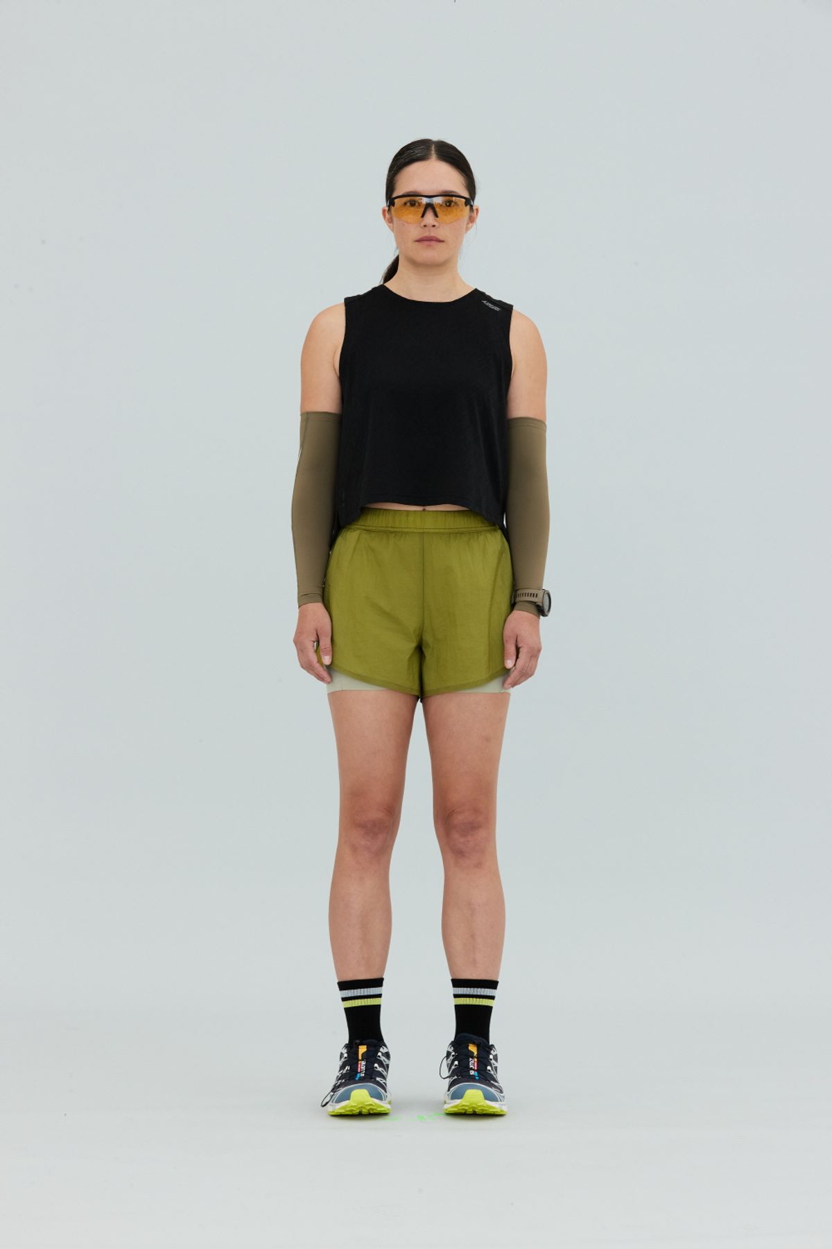 칼렉(KALEG) WOMENS WARM UP SLEEVENESS/BLACK