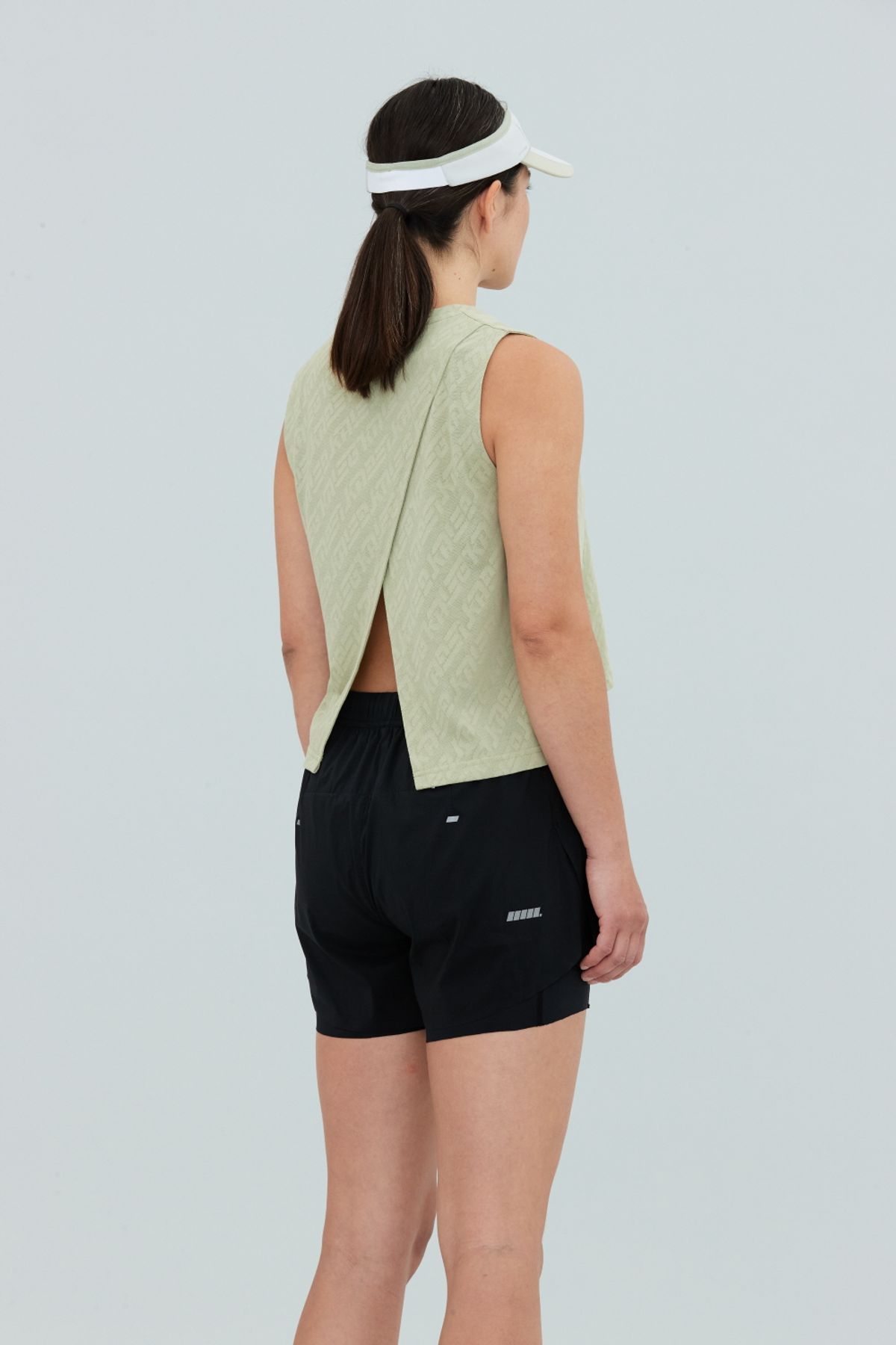 칼렉(KALEG) WOMENS WARM UP SLEEVENESS/LIGHT KHAKI