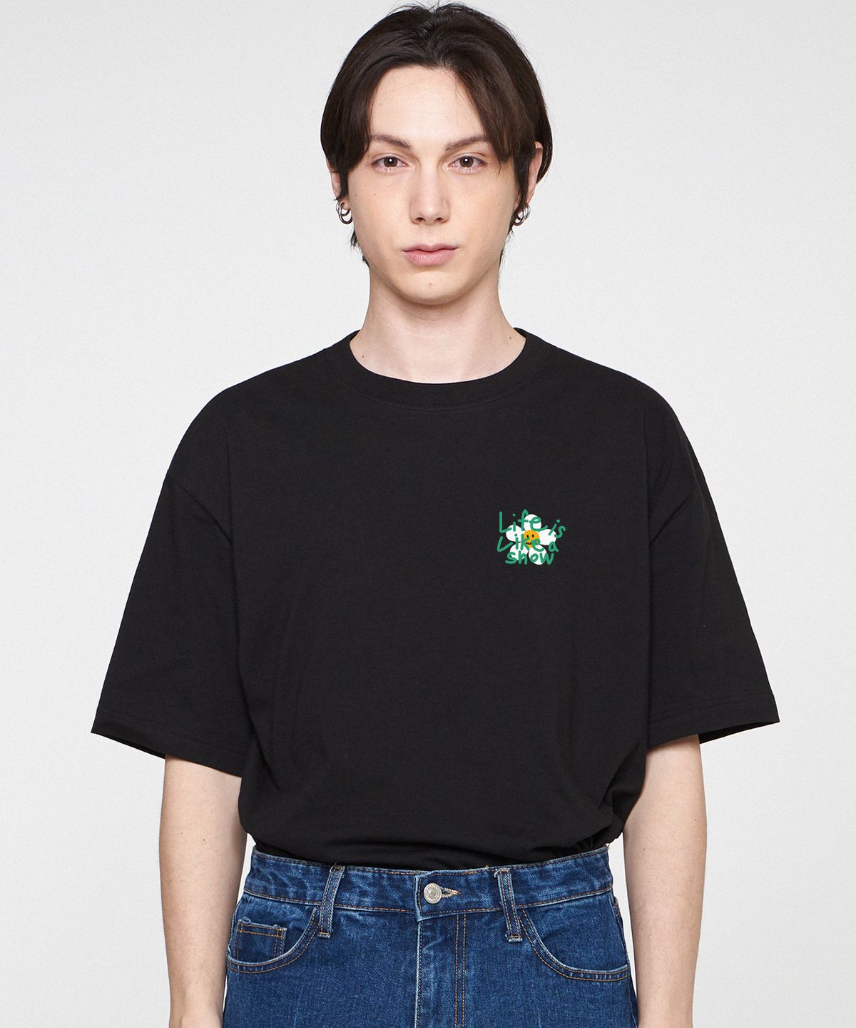 그레이버(GRAVER) [UNISEX]드로잉 레터 플라워 반팔티_블랙/그린 로고