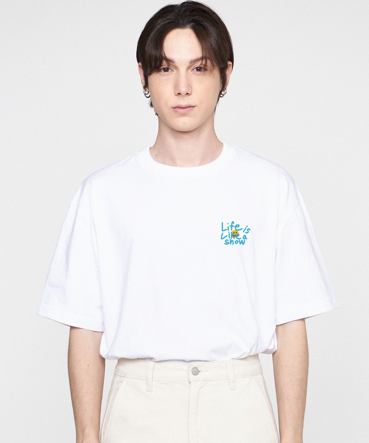 그레이버(GRAVER) [UNISEX]드로잉 레터 플라워 반팔티_화이트/블루 로고