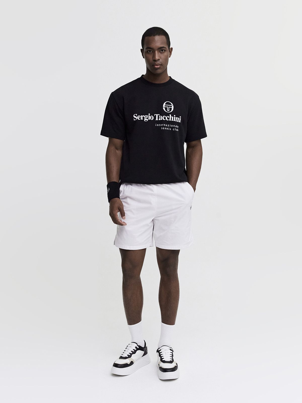 세르지오 타키니(SERGIO TACCHINI) M 모던 CP 로고 라운드넥 반팔 맨투맨 (Black)