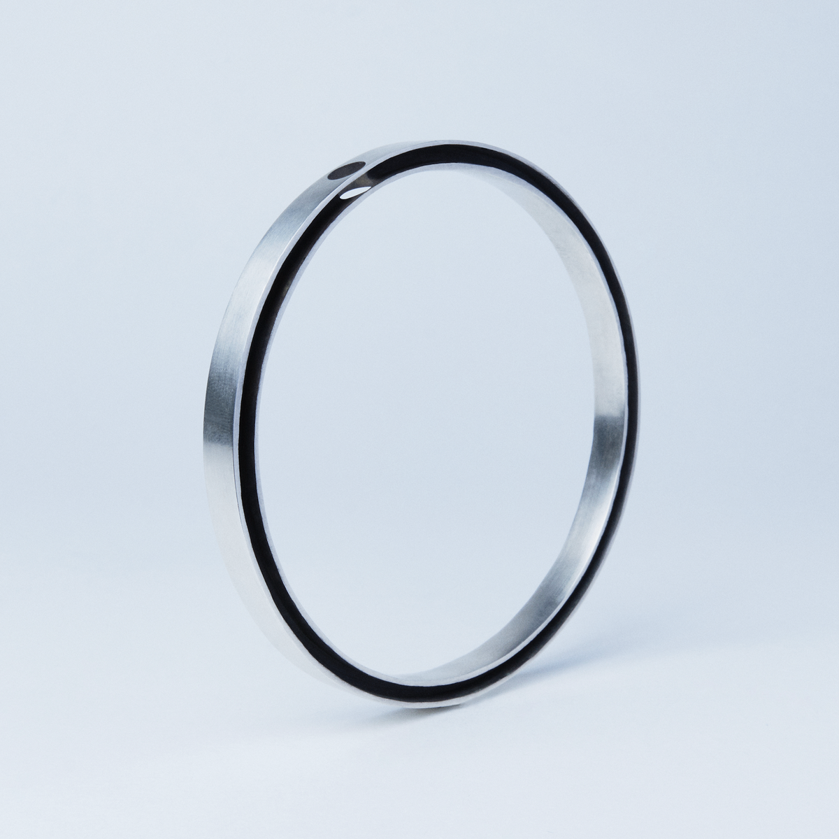 오버더라인(OVER THE LINE) Void Full Bangle