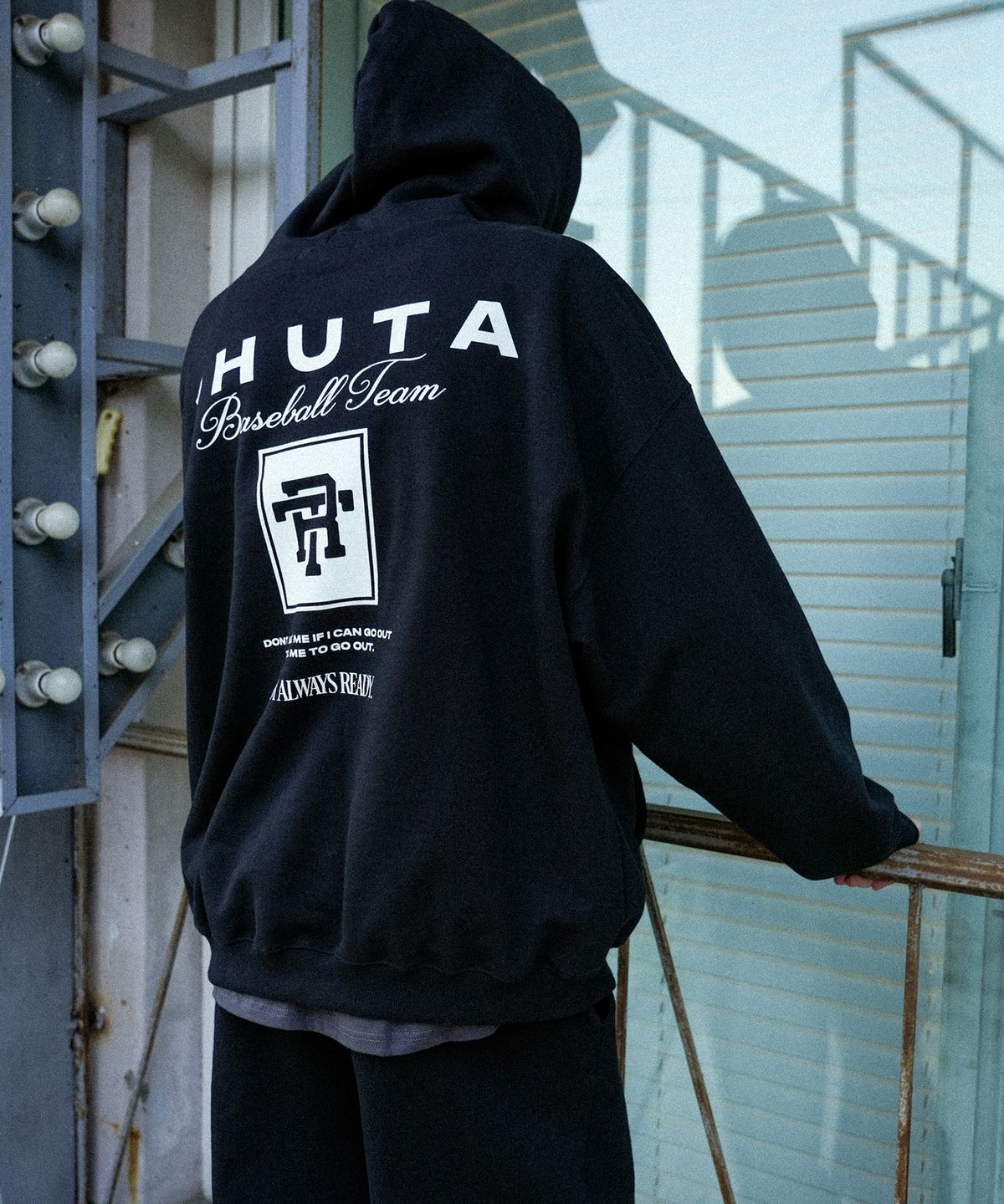 콘치웨어(CONCHWEAR) Signature Logo Oversized Fit Hoodie (3color)