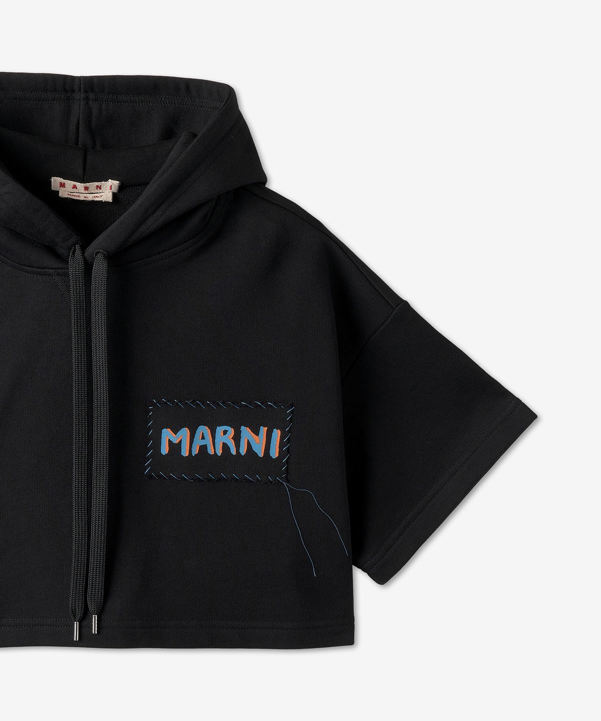 마르니(MARNI) 로고 패치 드로스트링 후드 - 블랙 / FLJE0177X1UTC27500N99
