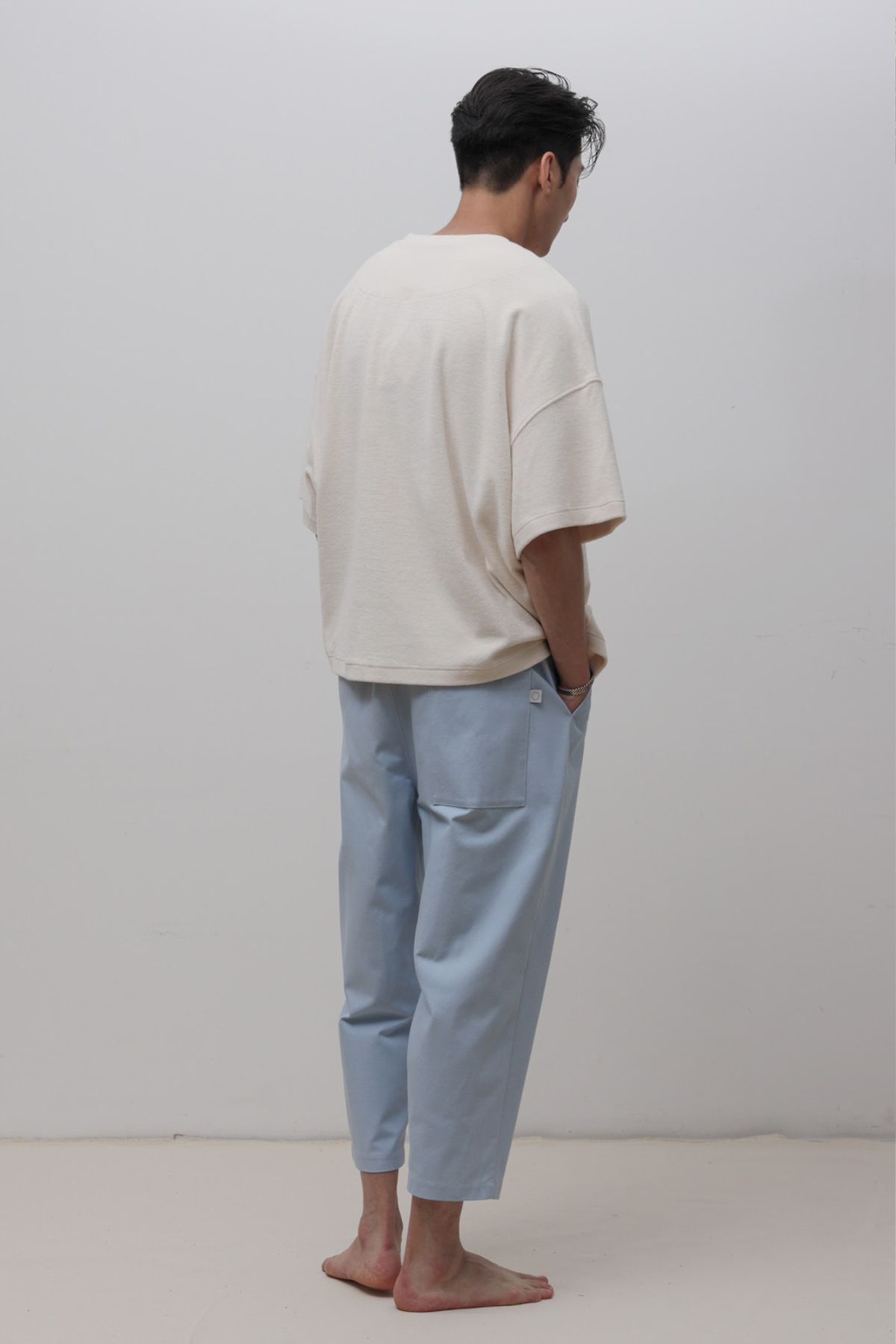 로우 투 로우(RAW TO RAW) MRP047G 플레인 데님 밴딩 크롭 너바나 팬츠 SKY BLUE