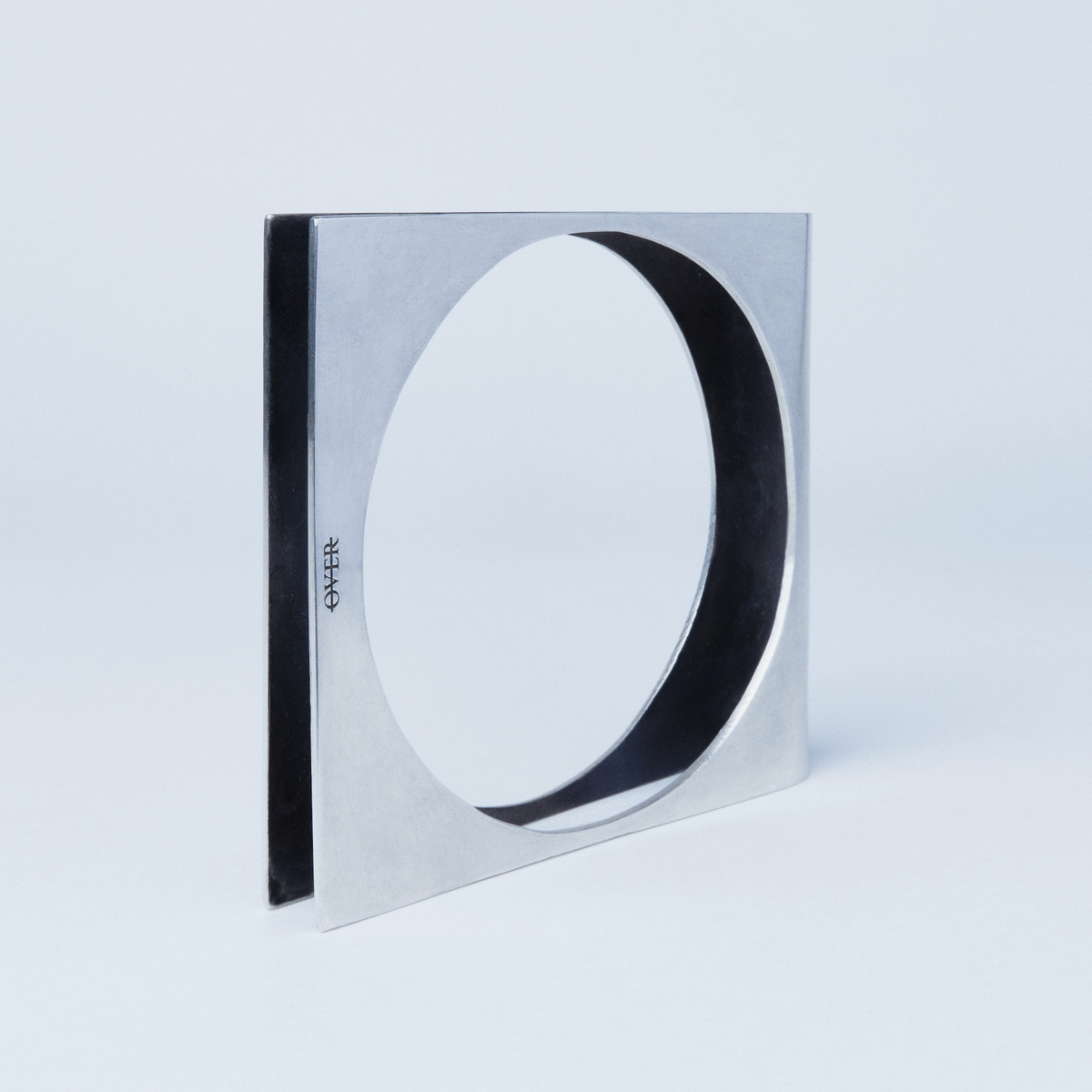 오버더라인(OVER THE LINE) Void Wave Bangle
