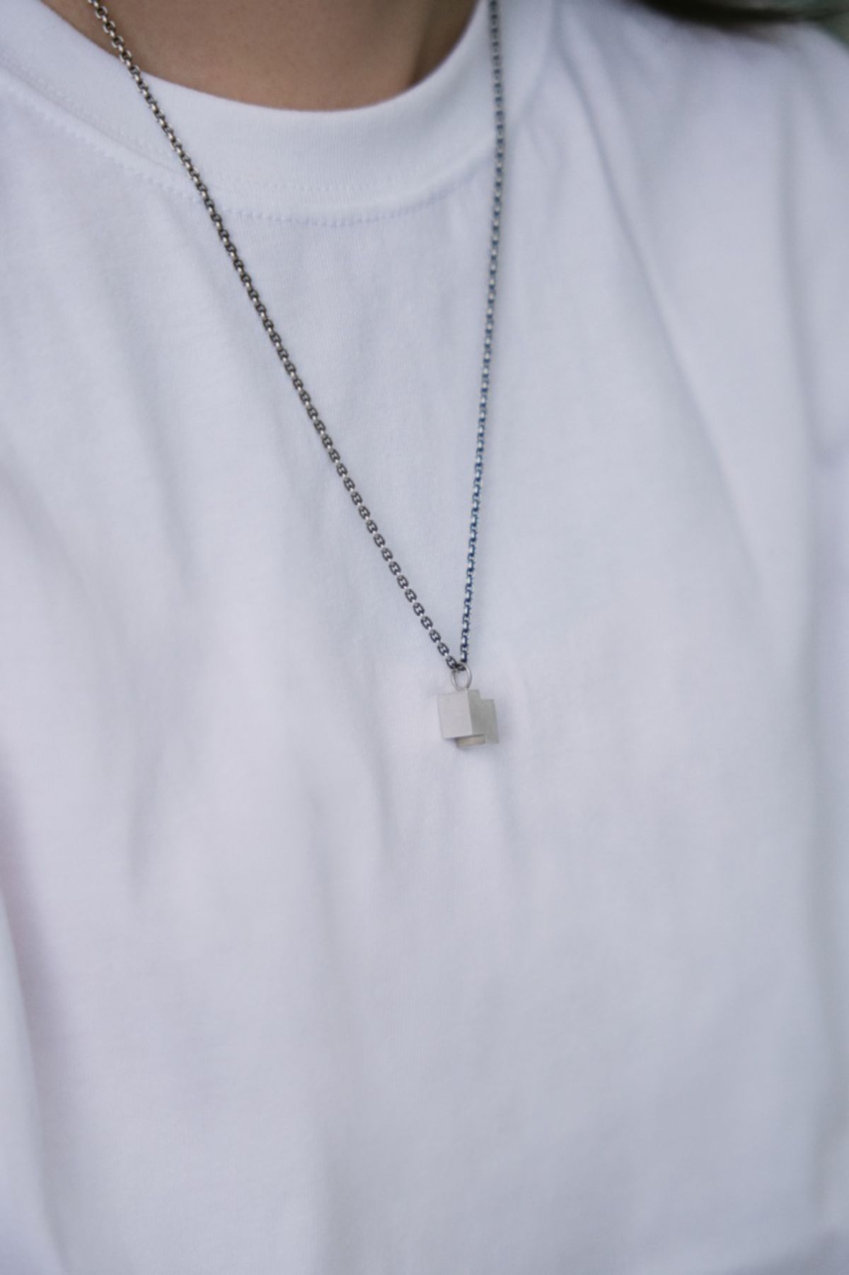 오버더라인(OVER THE LINE) Void Square Pendant