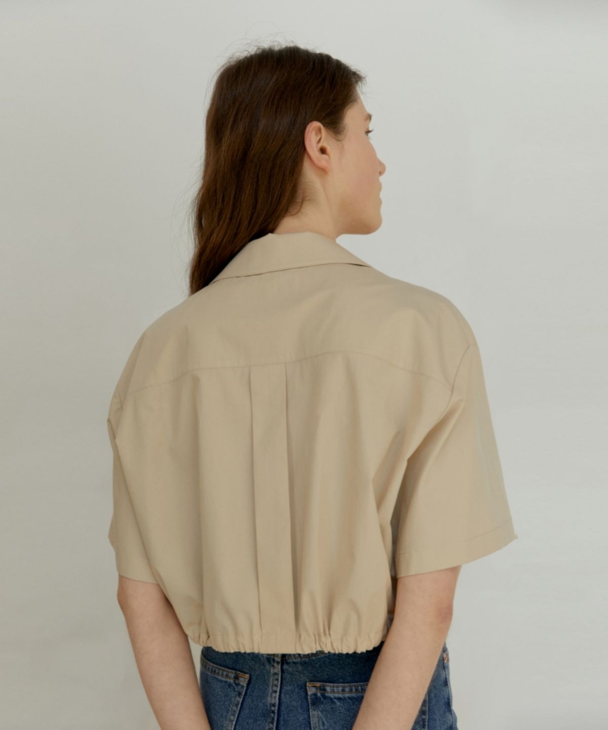 어나우트(UNNOUT) POCKET CROP SHIRT - BEIGE