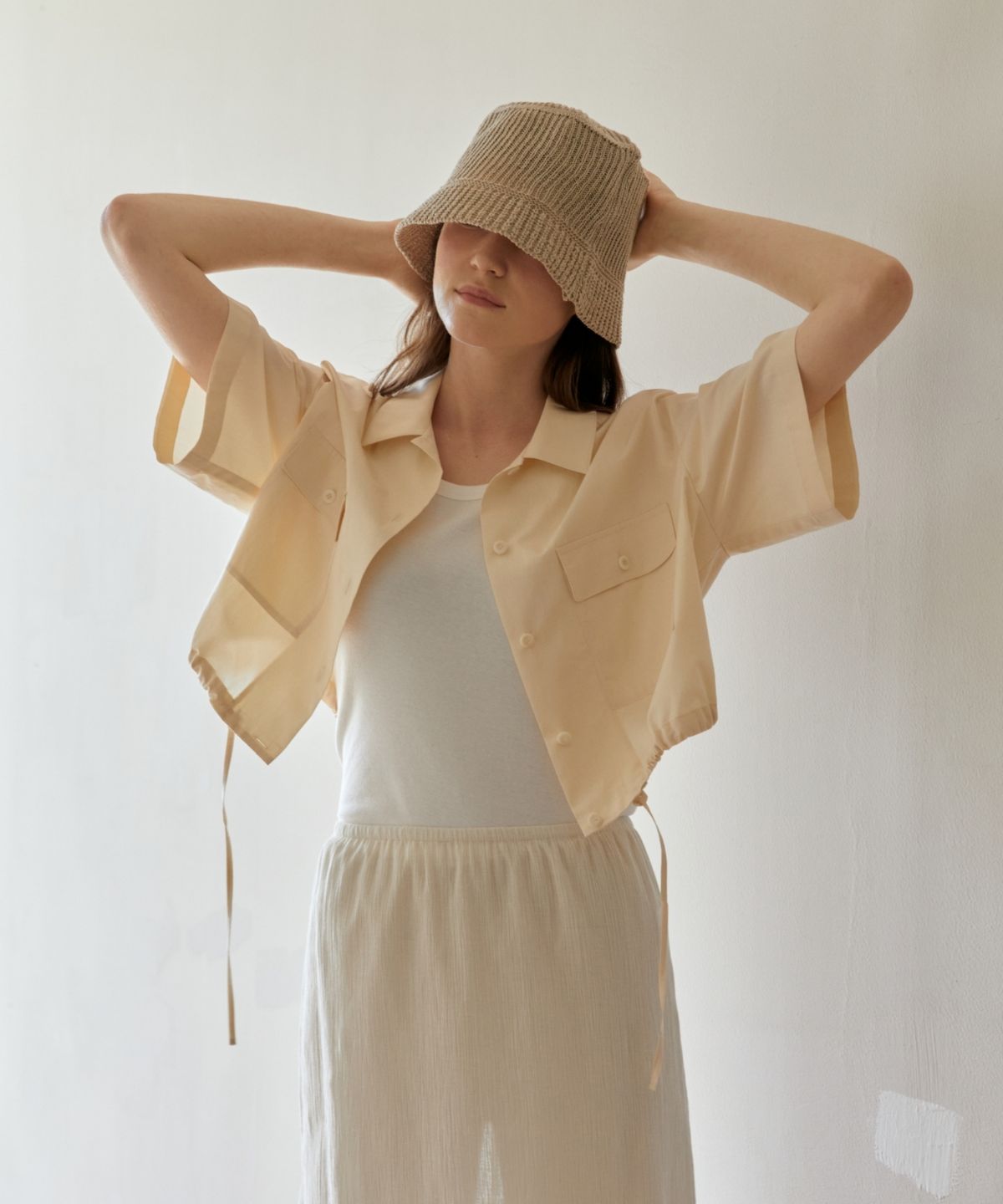 어나우트(UNNOUT) POCKET CROP SHIRT - BUTTER