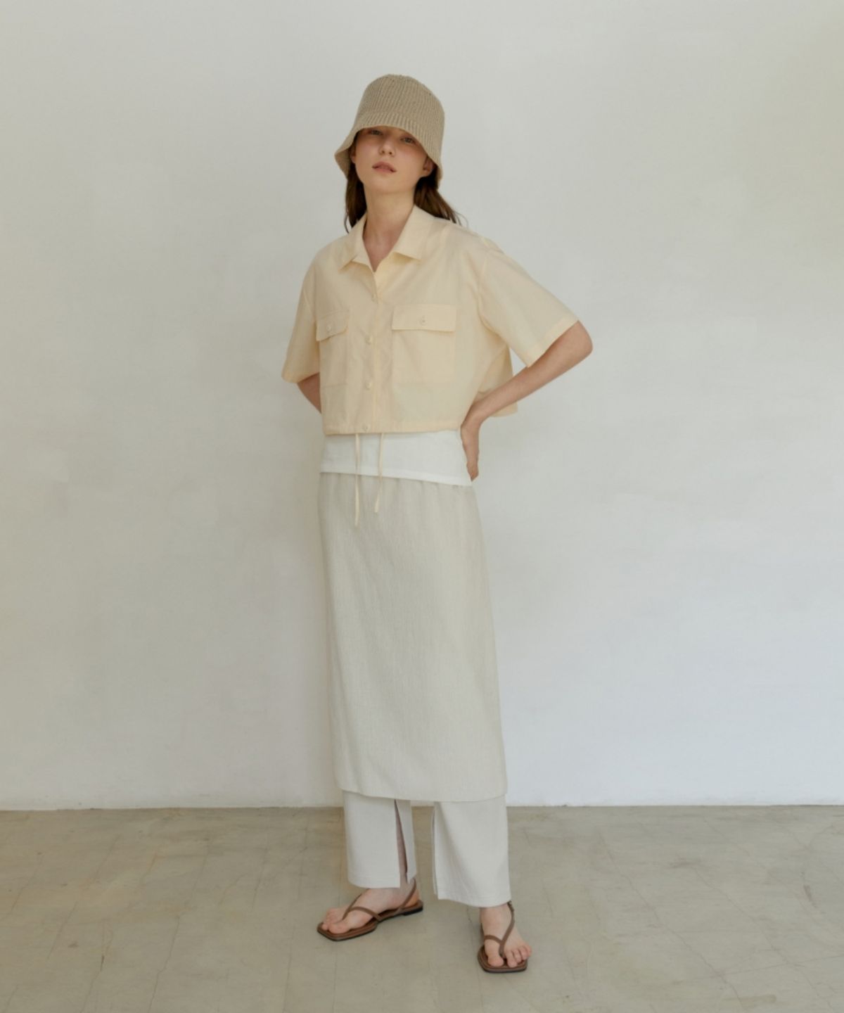 어나우트(UNNOUT) POCKET CROP SHIRT - BUTTER