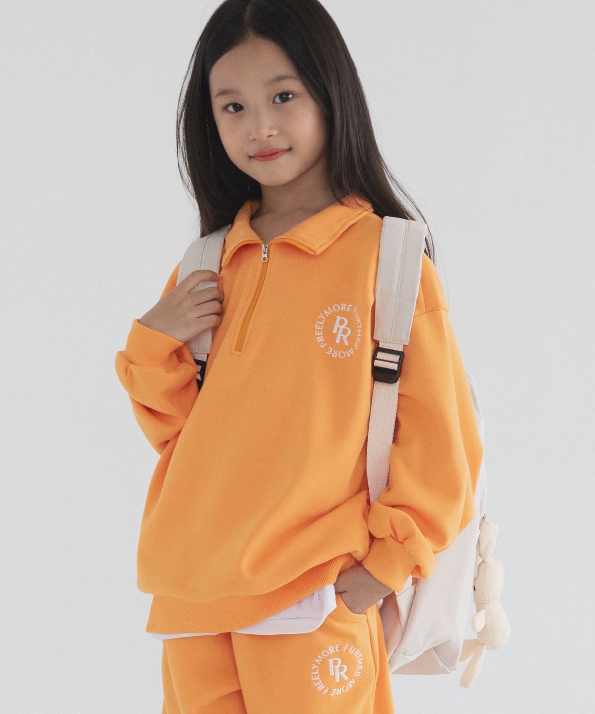 피아네르 키즈(PIANER KIDS) 서클 로고 반집업 오버핏 맨투맨 (오렌지)