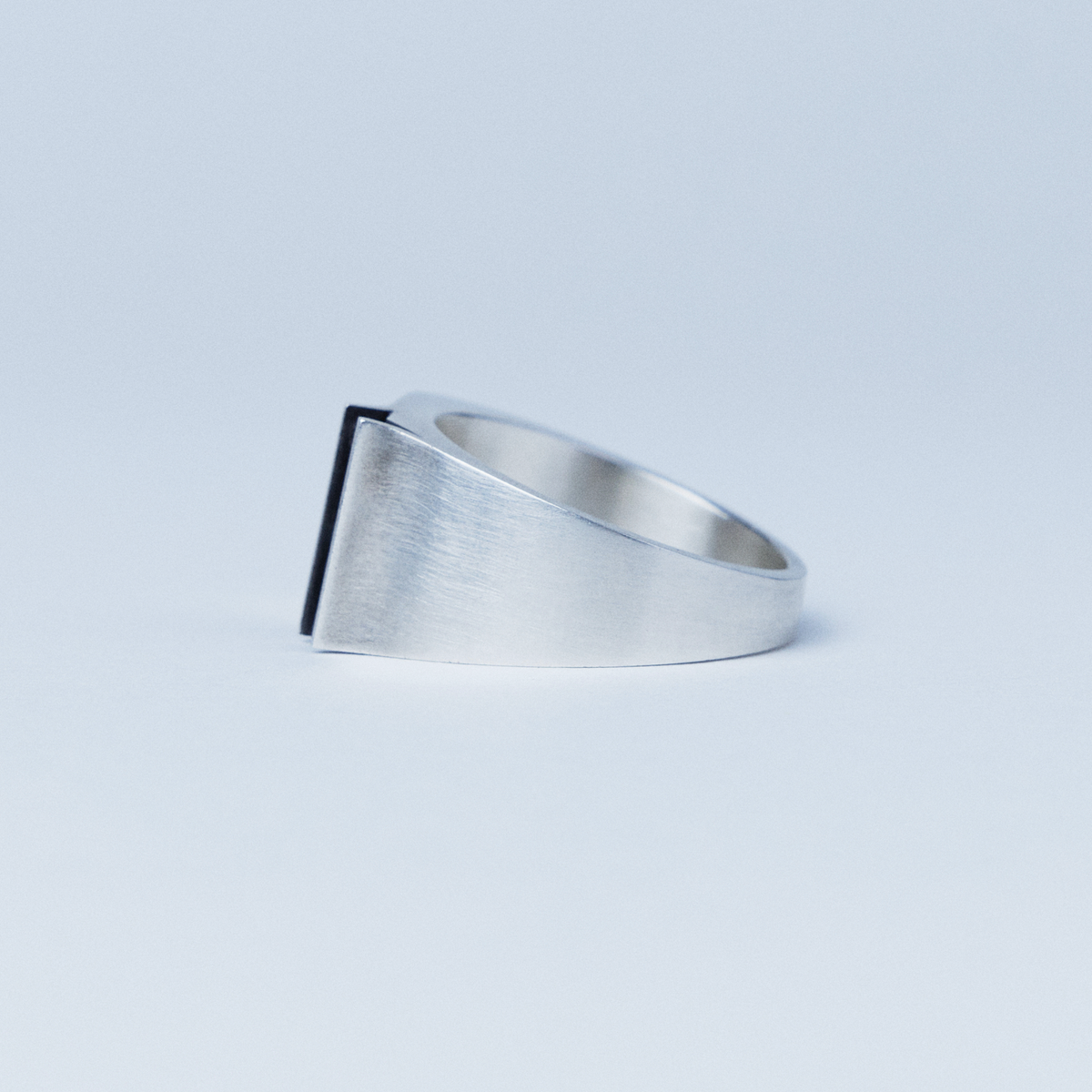 오버더라인(OVER THE LINE) Void Square Ring