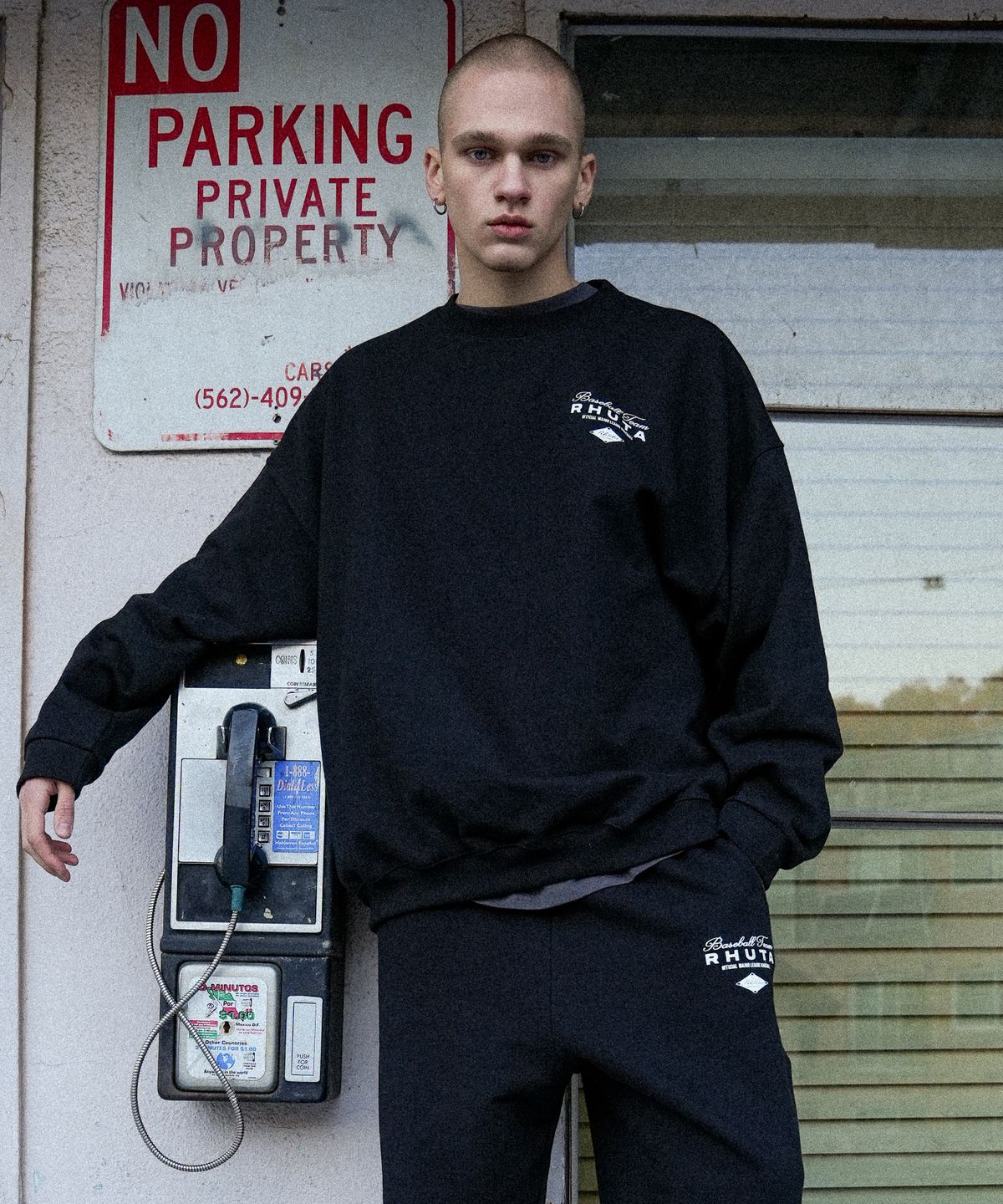 콘치웨어(CONCHWEAR) Signature Logo Oversized Fit Sweatshirt (3color)
