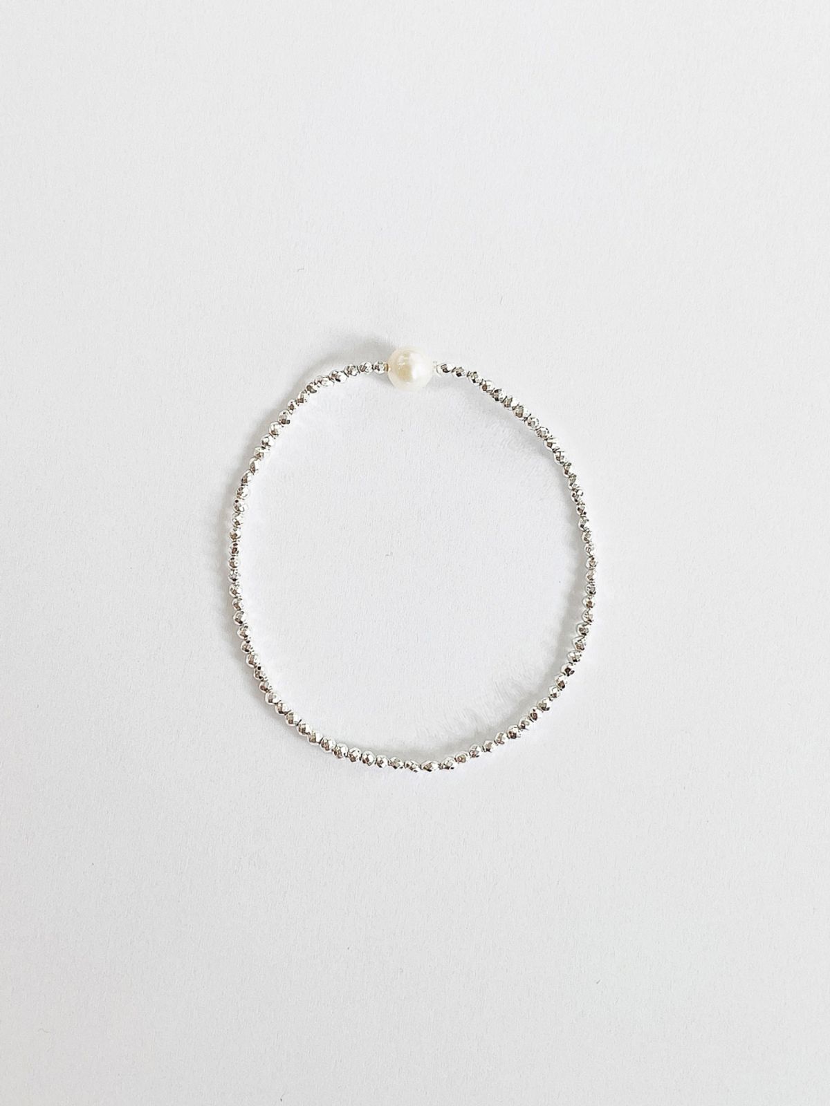 러브미몬스터(LOVE ME MONSTER) Hematite & 1 Pearl Bracelet