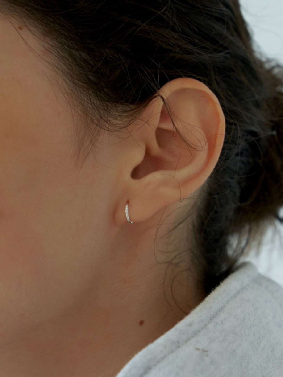 러브미몬스터(LOVE ME MONSTER) [Silver] Tiny Ring Earrings