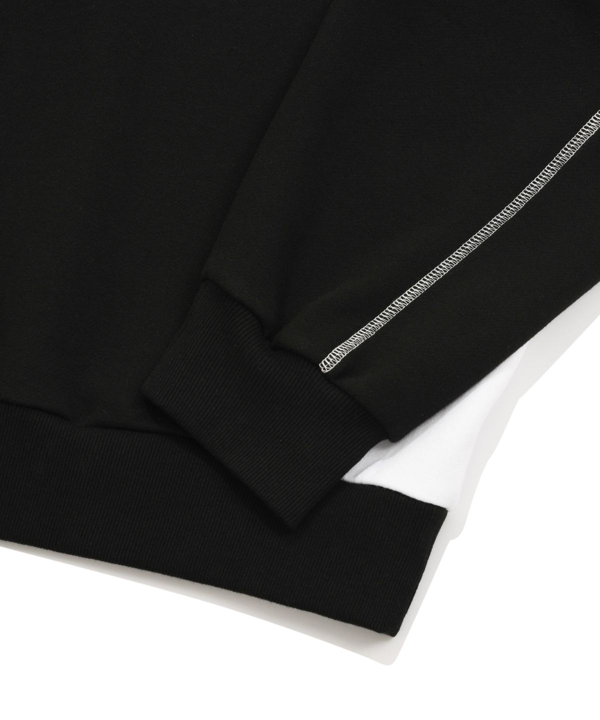 리트리버클럽(RETRIEVER CLUB) HOWLING SOCCER CREWNECK [BLACK]