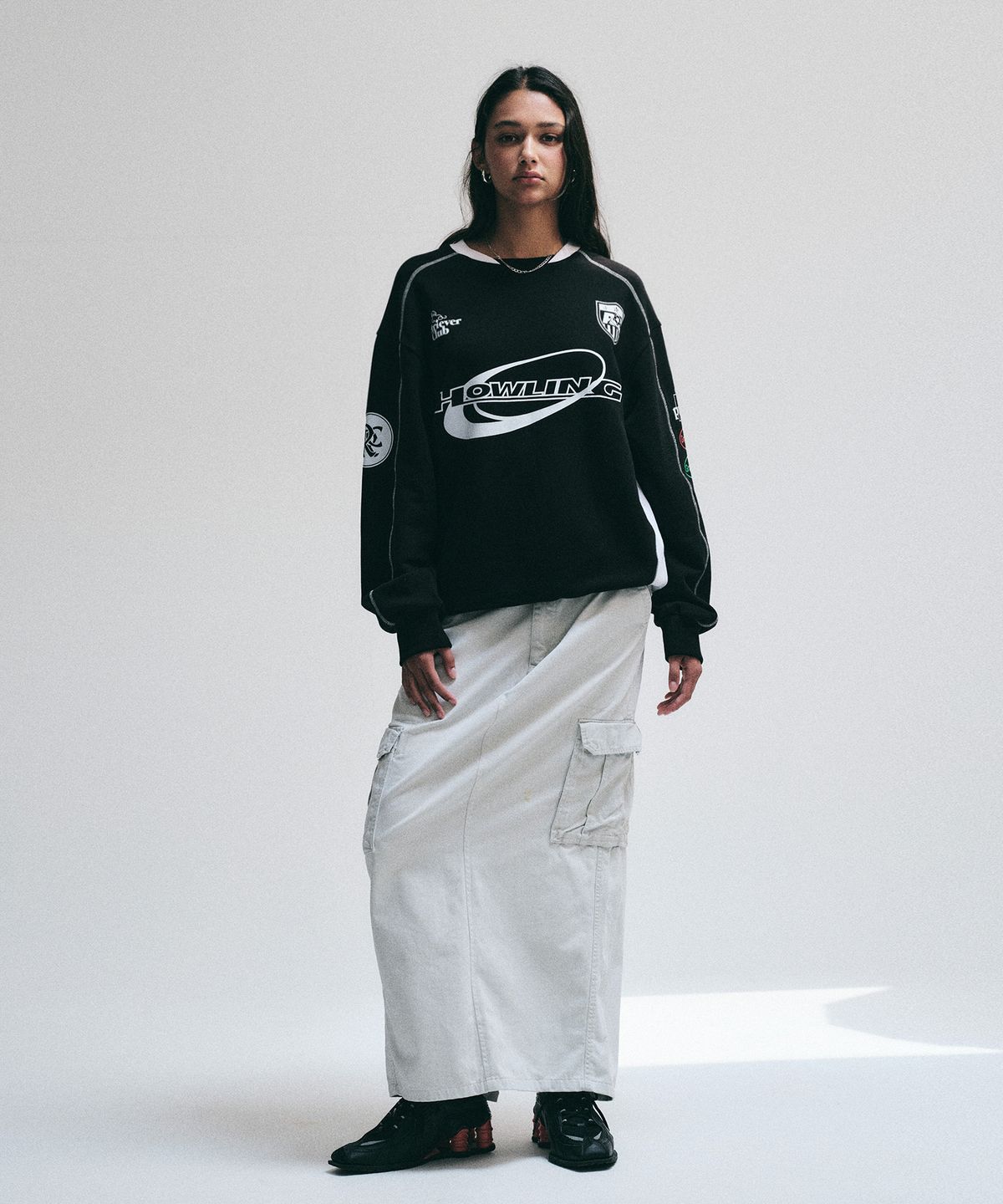 리트리버클럽(RETRIEVER CLUB) HOWLING SOCCER CREWNECK [BLACK]