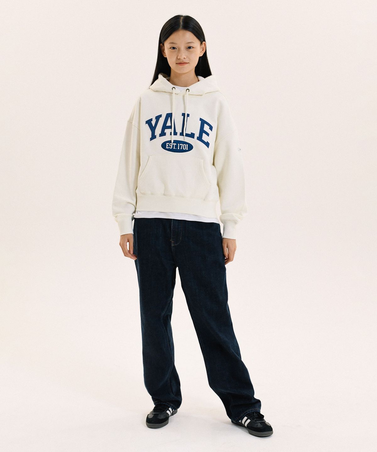 예일(YALE) 투톤아치 크롭 후드_아이보리